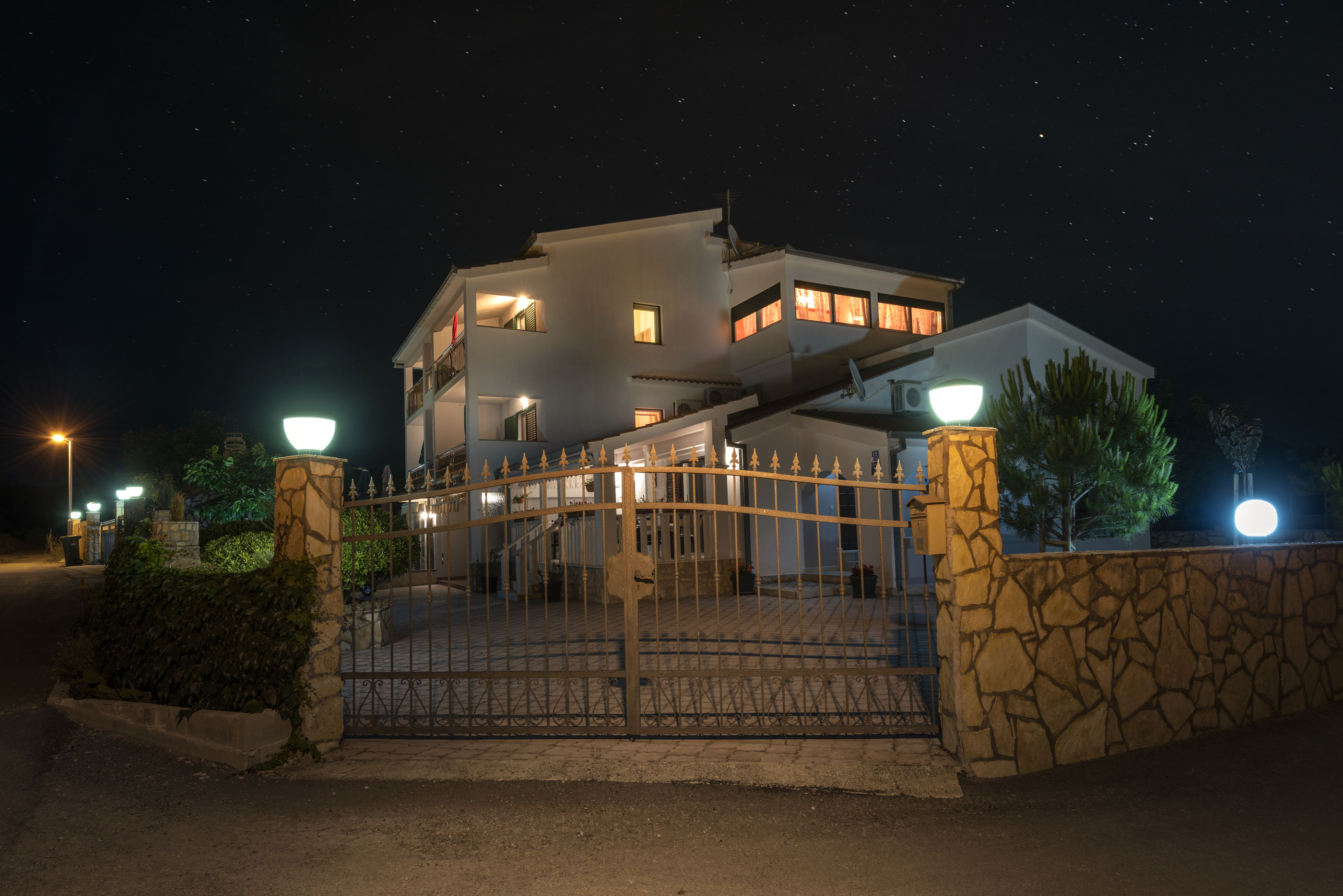Apartments Karen 74791-A5