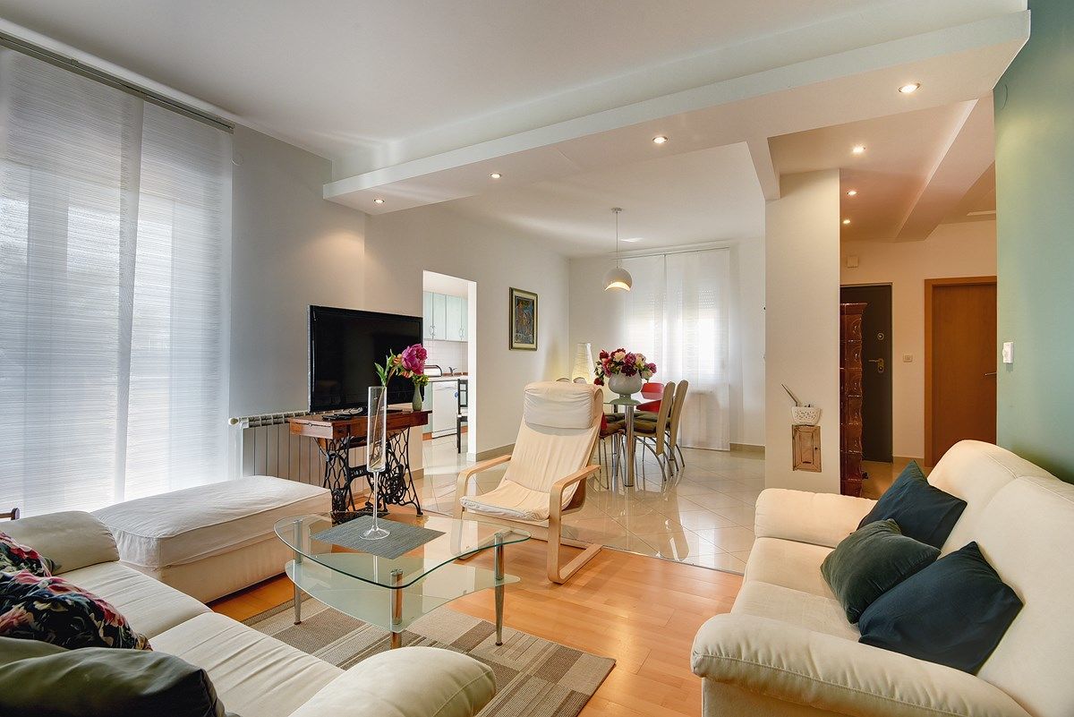 Apartments Villa Delia 16841-A1