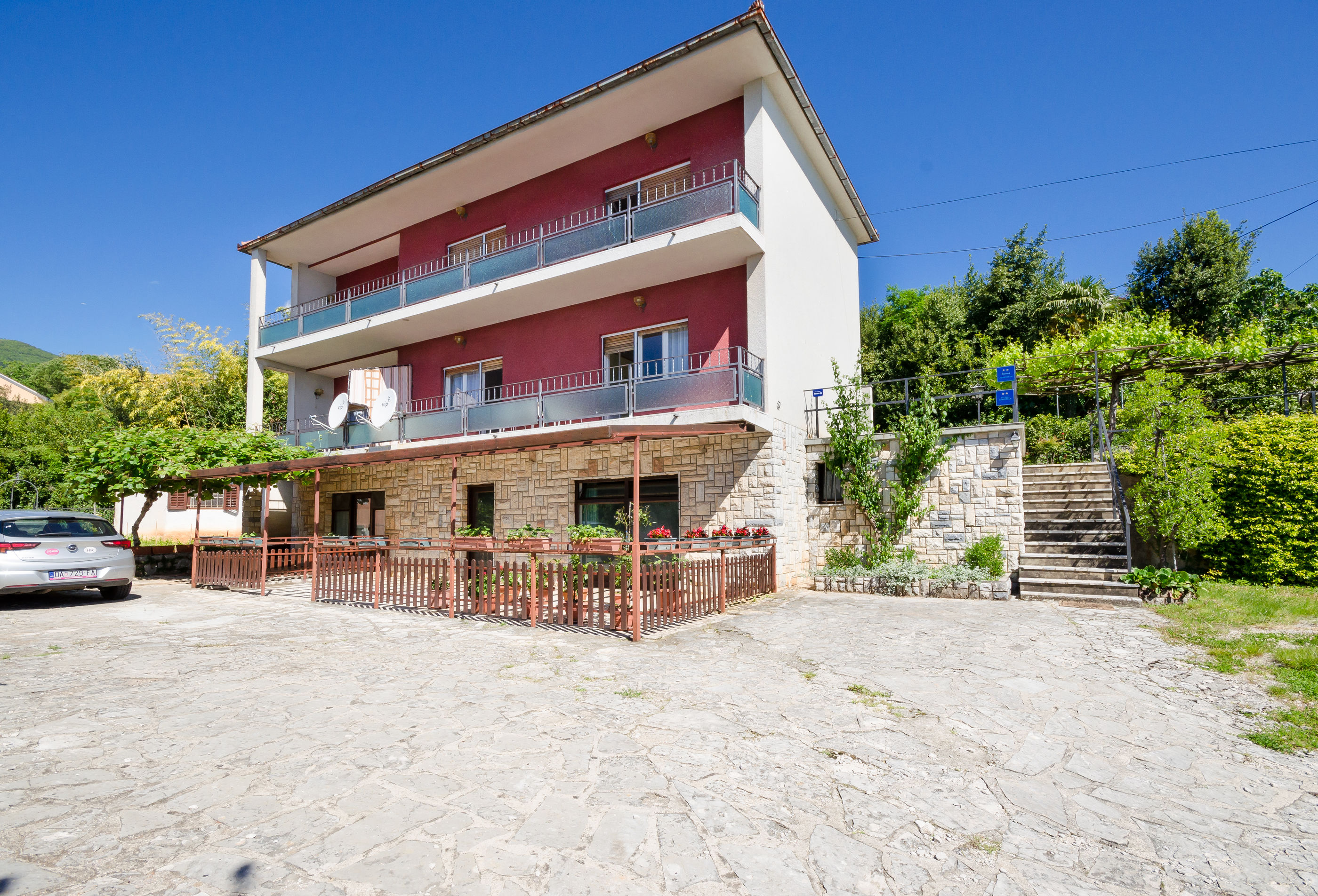 Apartments Mladen Jelica 68921-A2