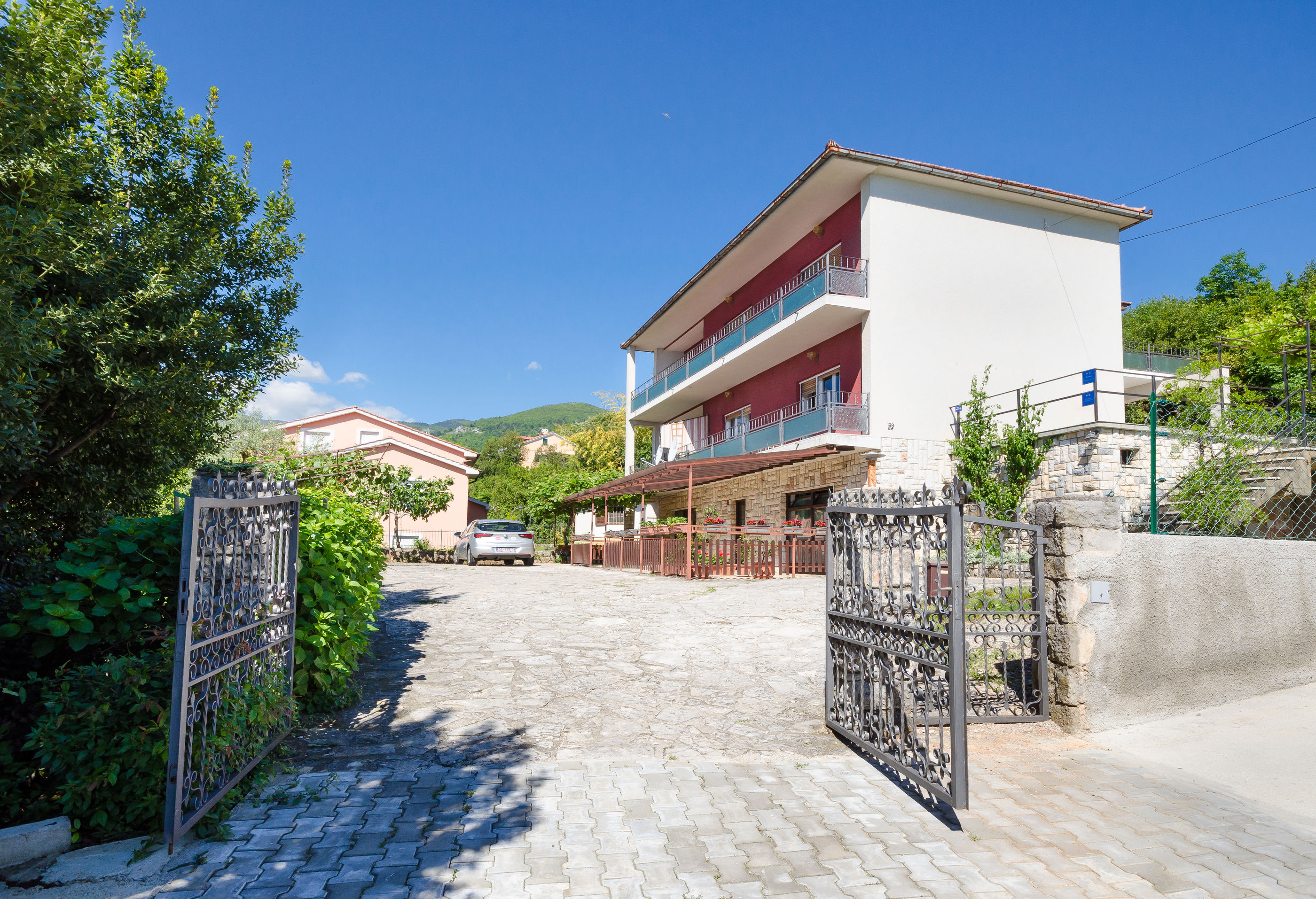 Apartments Mladen Jelica 68921-A2