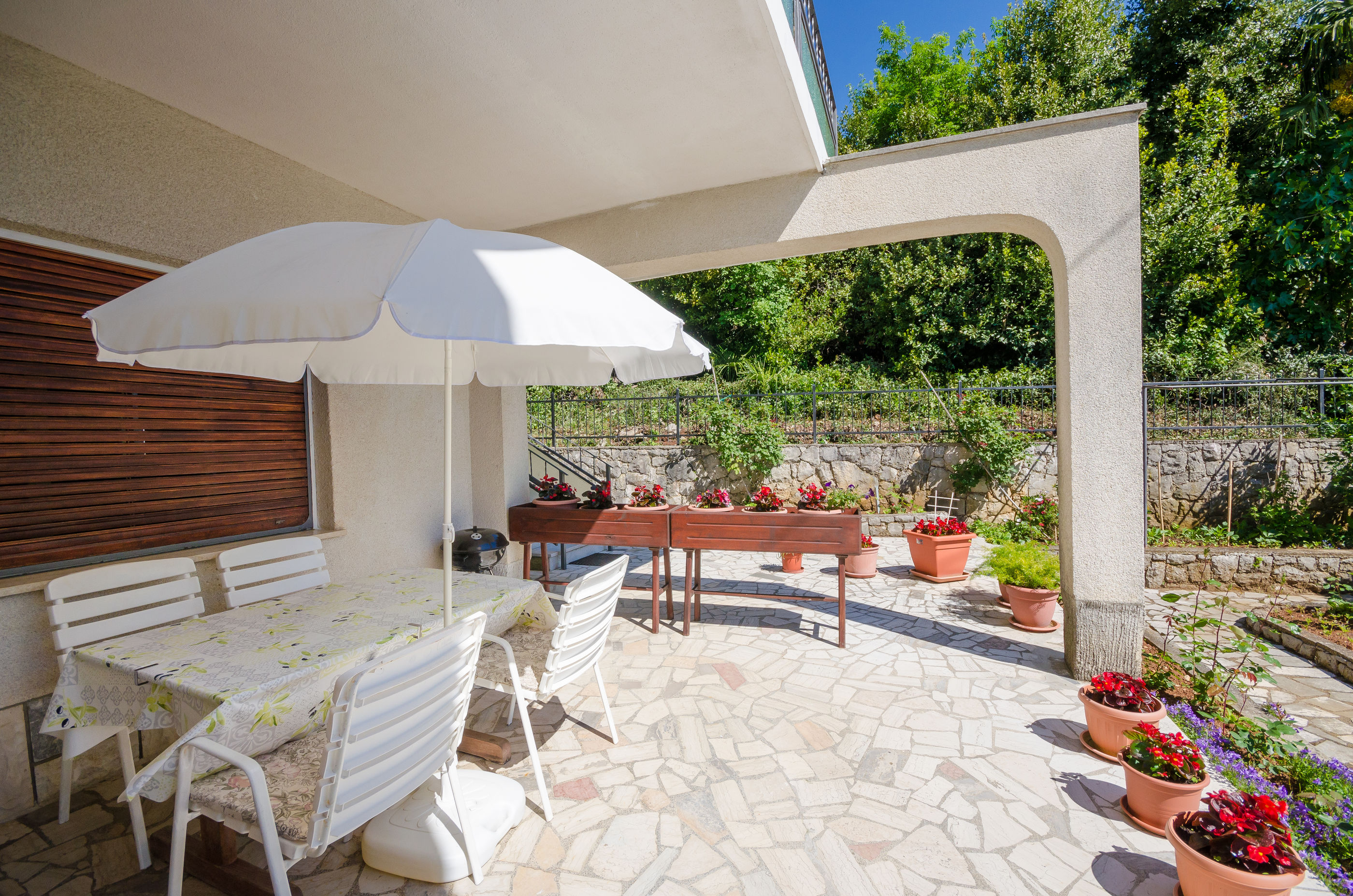 Apartments Mladen Jelica 68921-A1