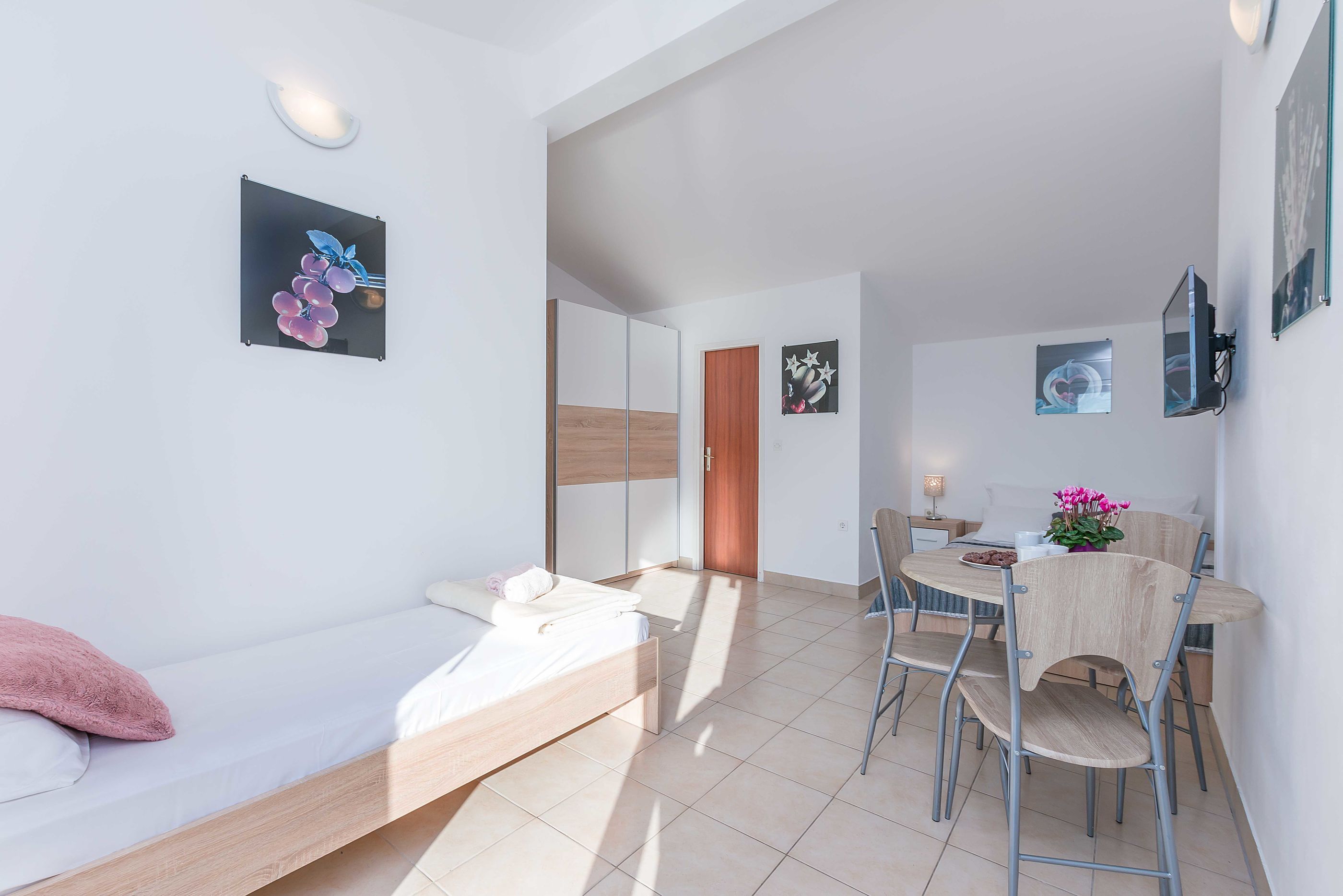 Apartments Nikola 76141-A2