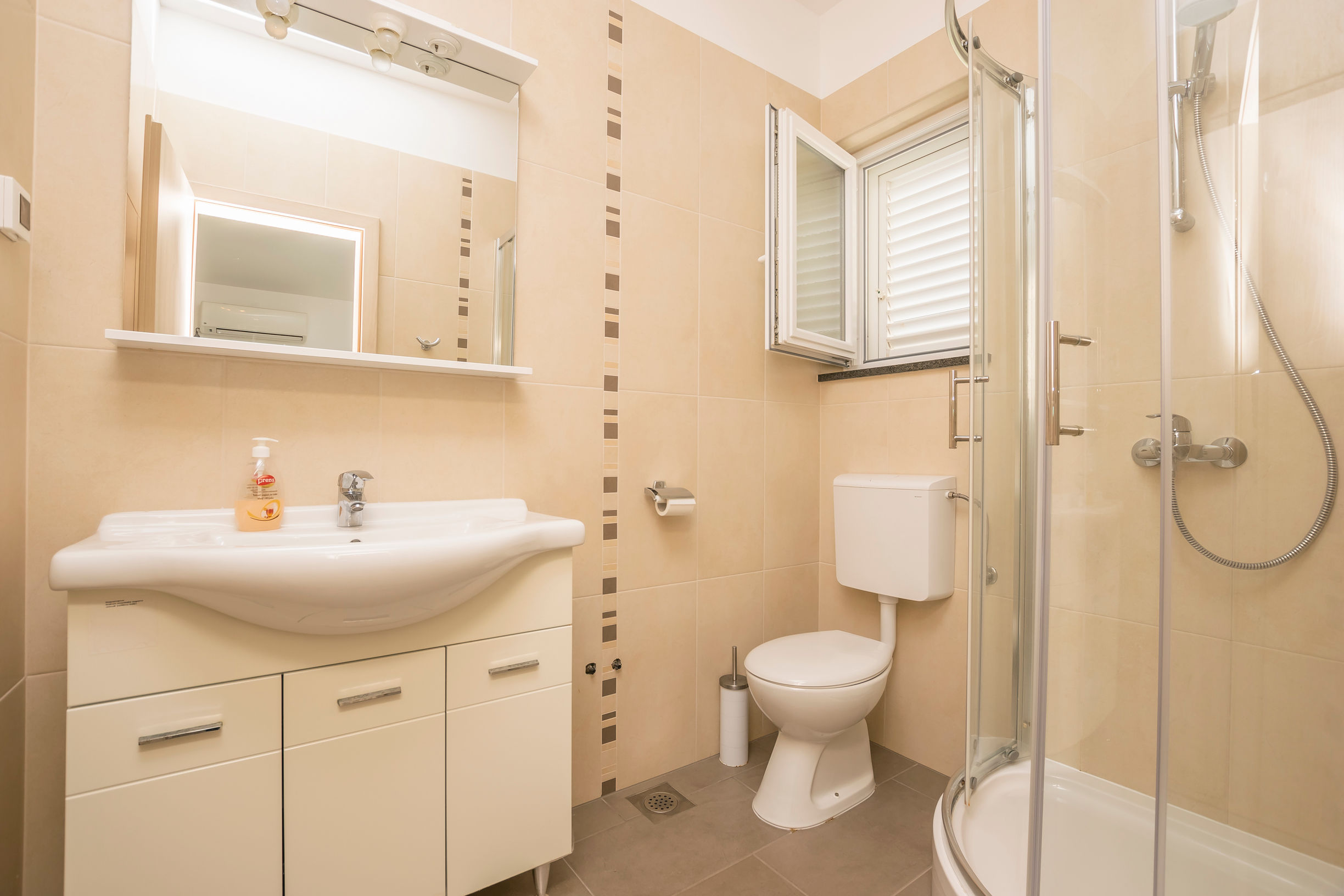 Apartments Only For Family 76441-S1