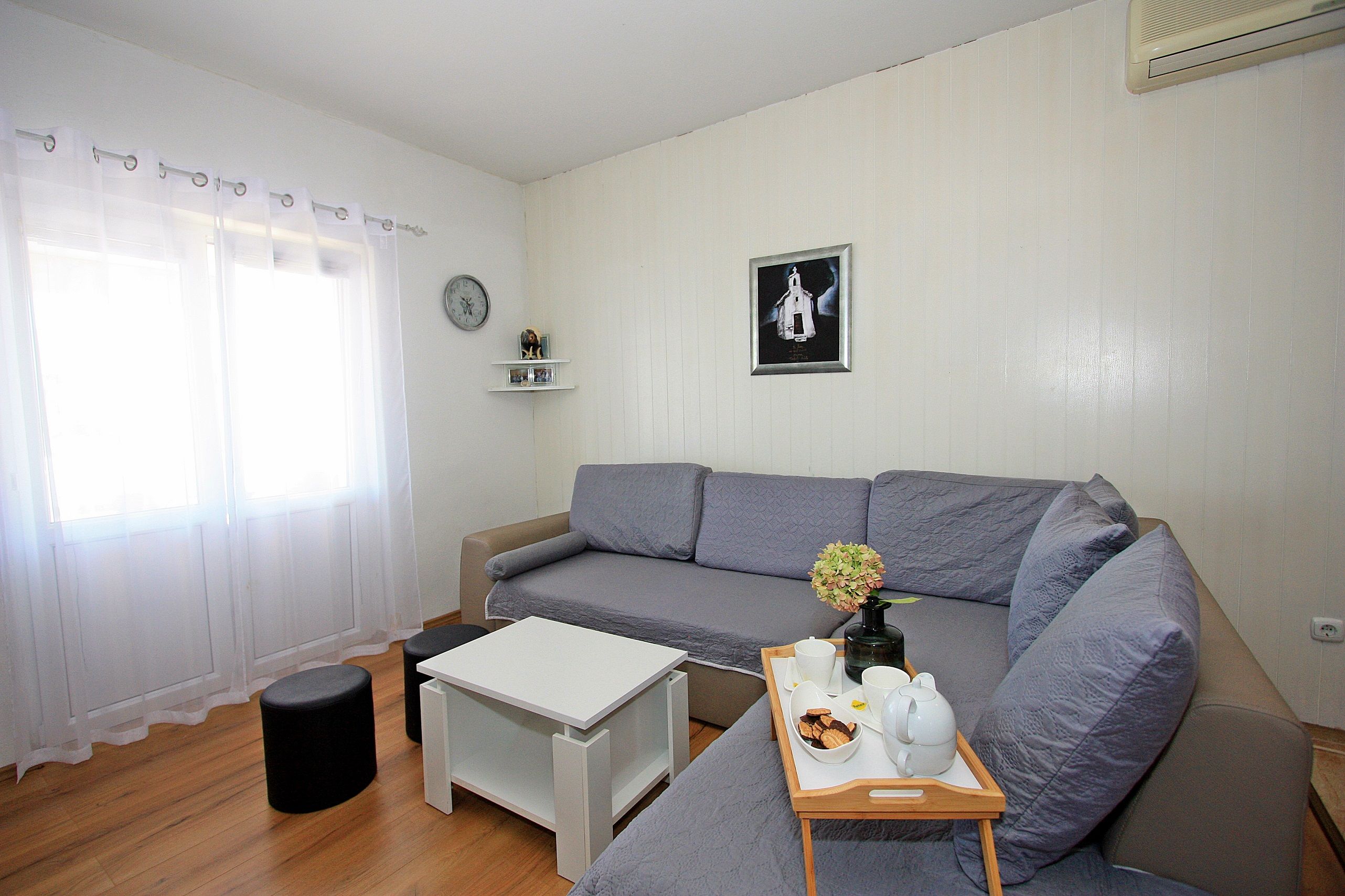 Apartments Ivan 28011-A2