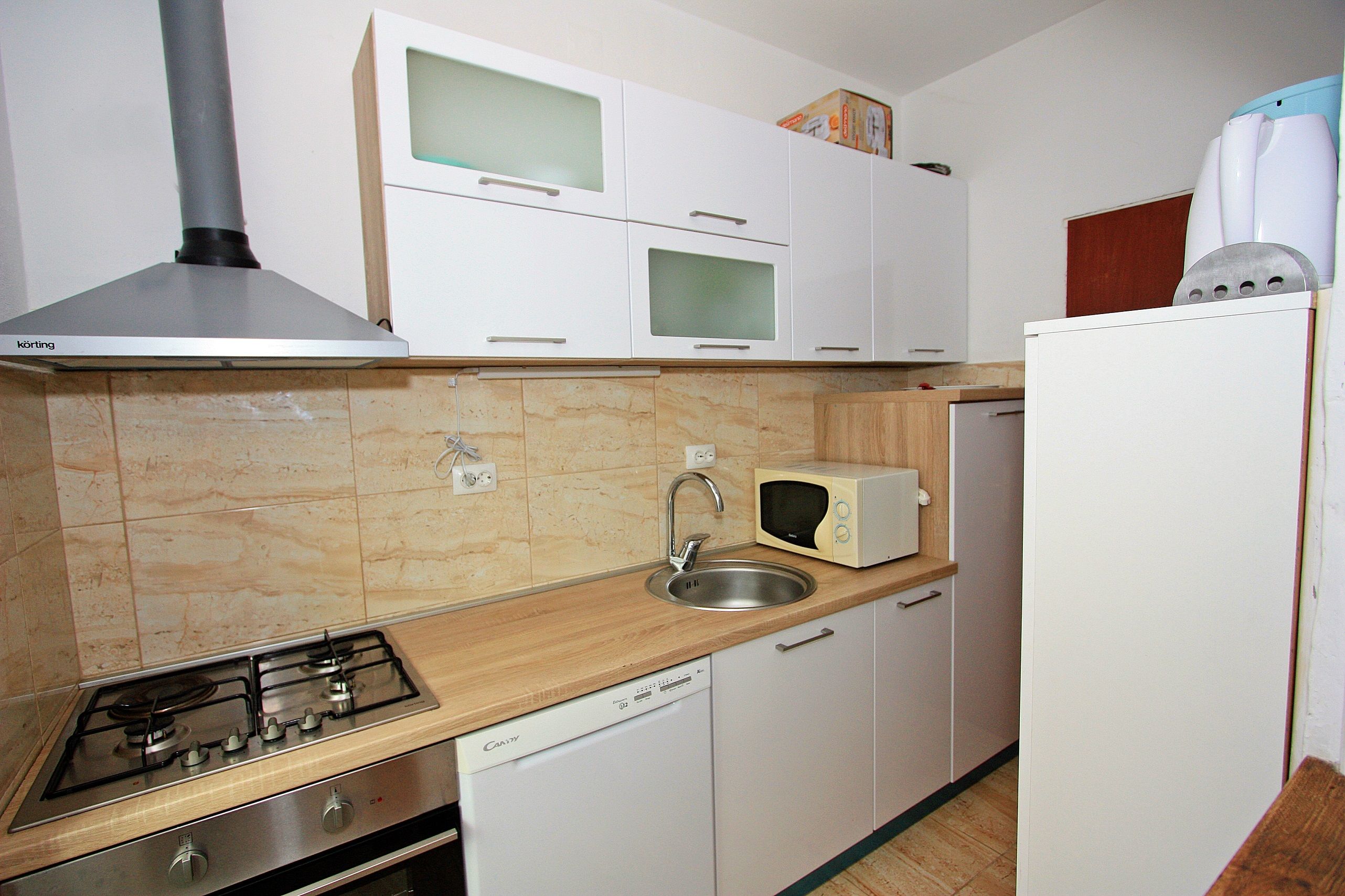Apartments Ivan 28011-A2
