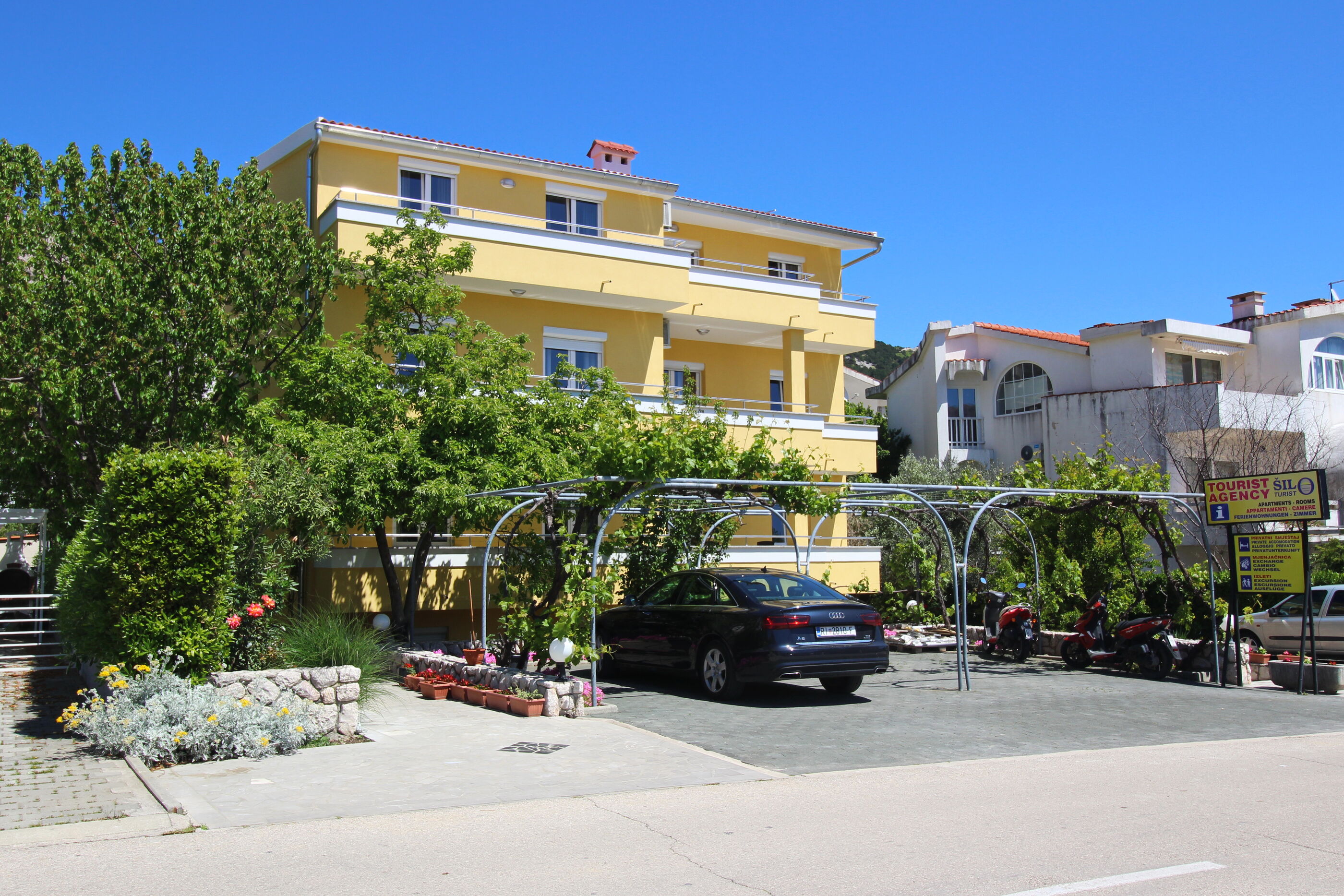 Apartments Brnić 69011-A7