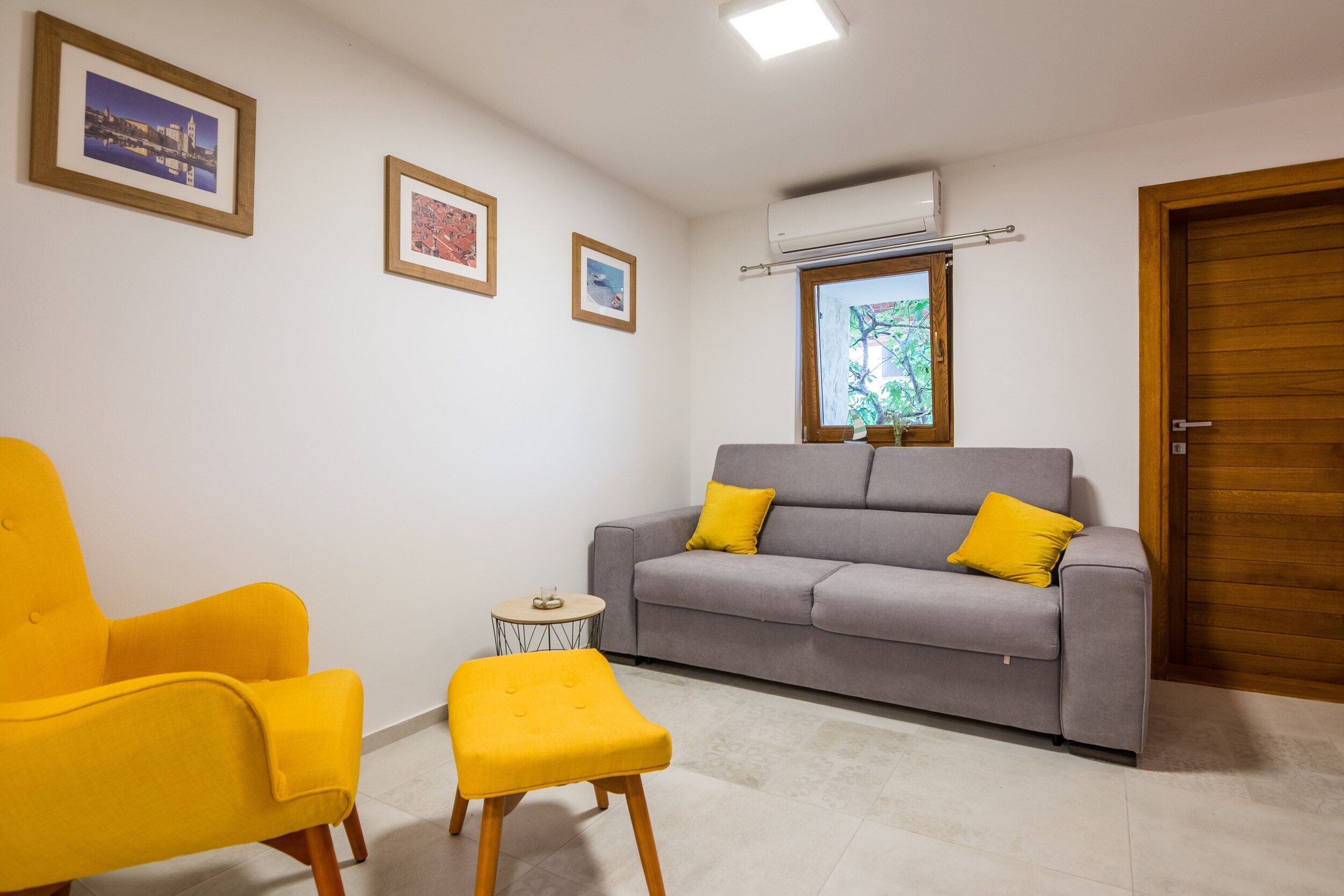 Apartments Malcic 20745-A1