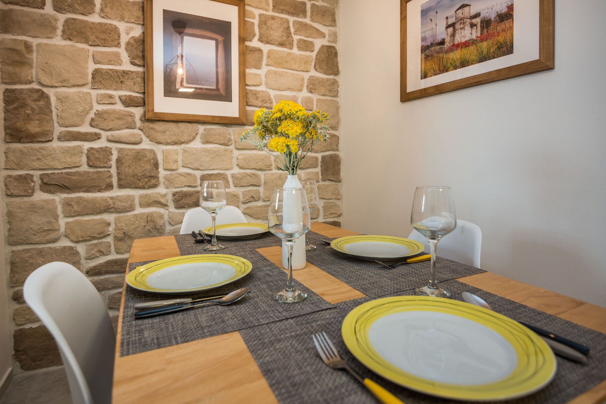 Apartments Malcic 20745-A1