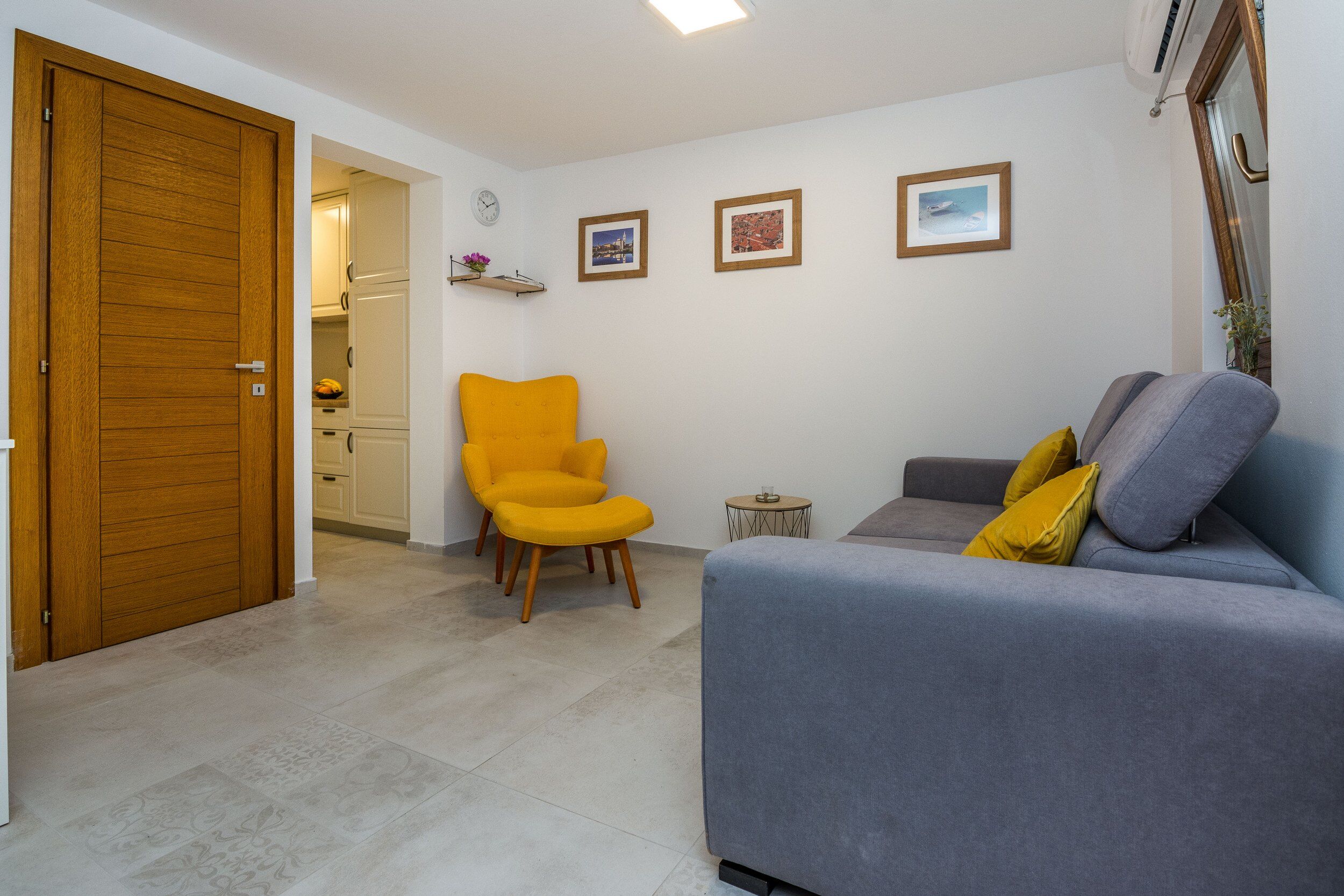 Apartments Malcic 20745-A1