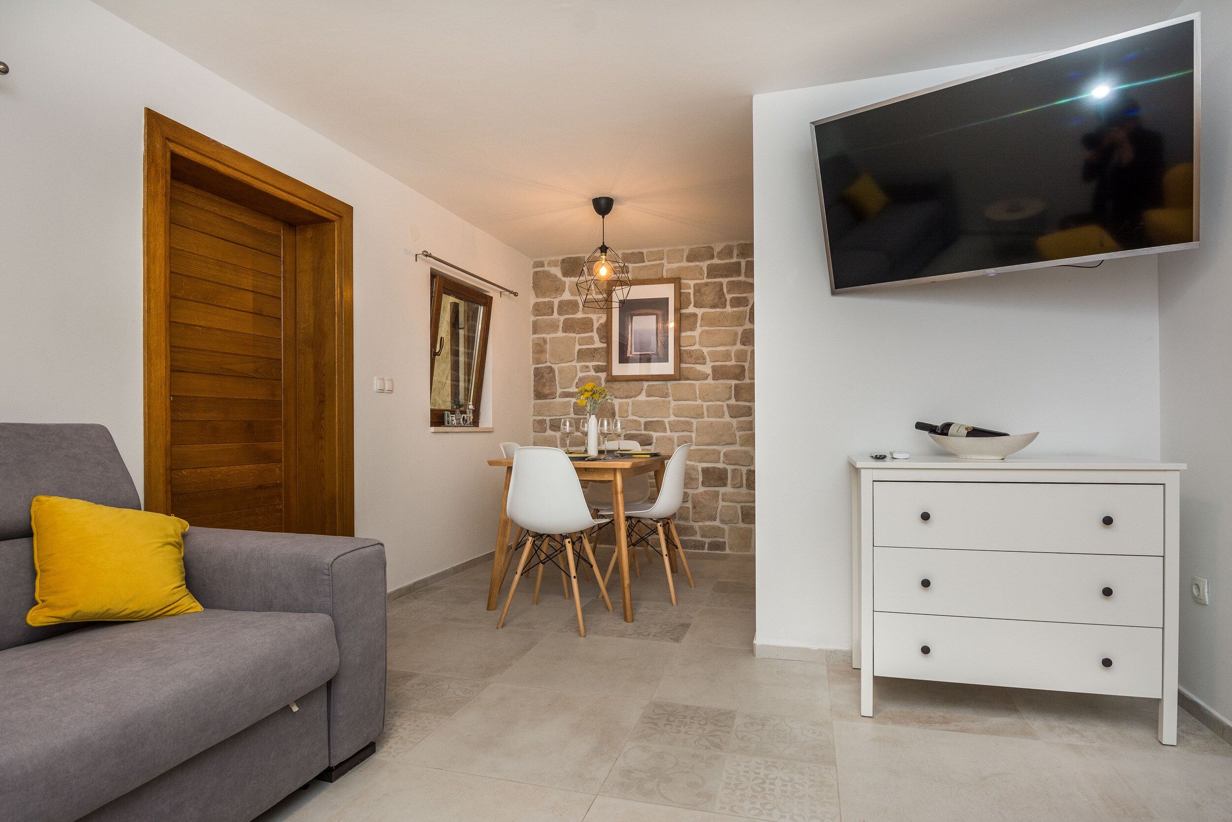 Apartments Malcic 20745-A1
