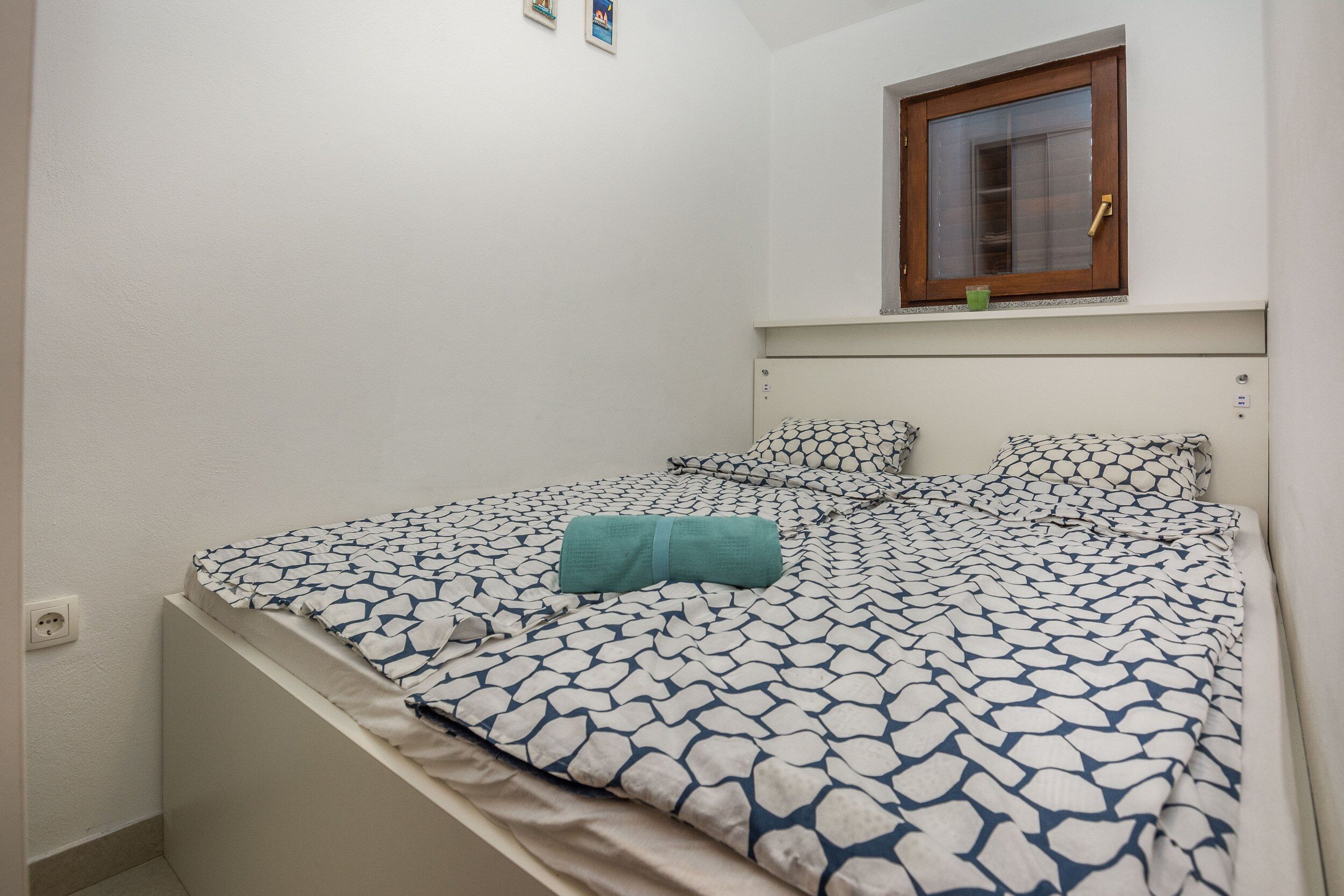 Apartments Malcic 20745-A2