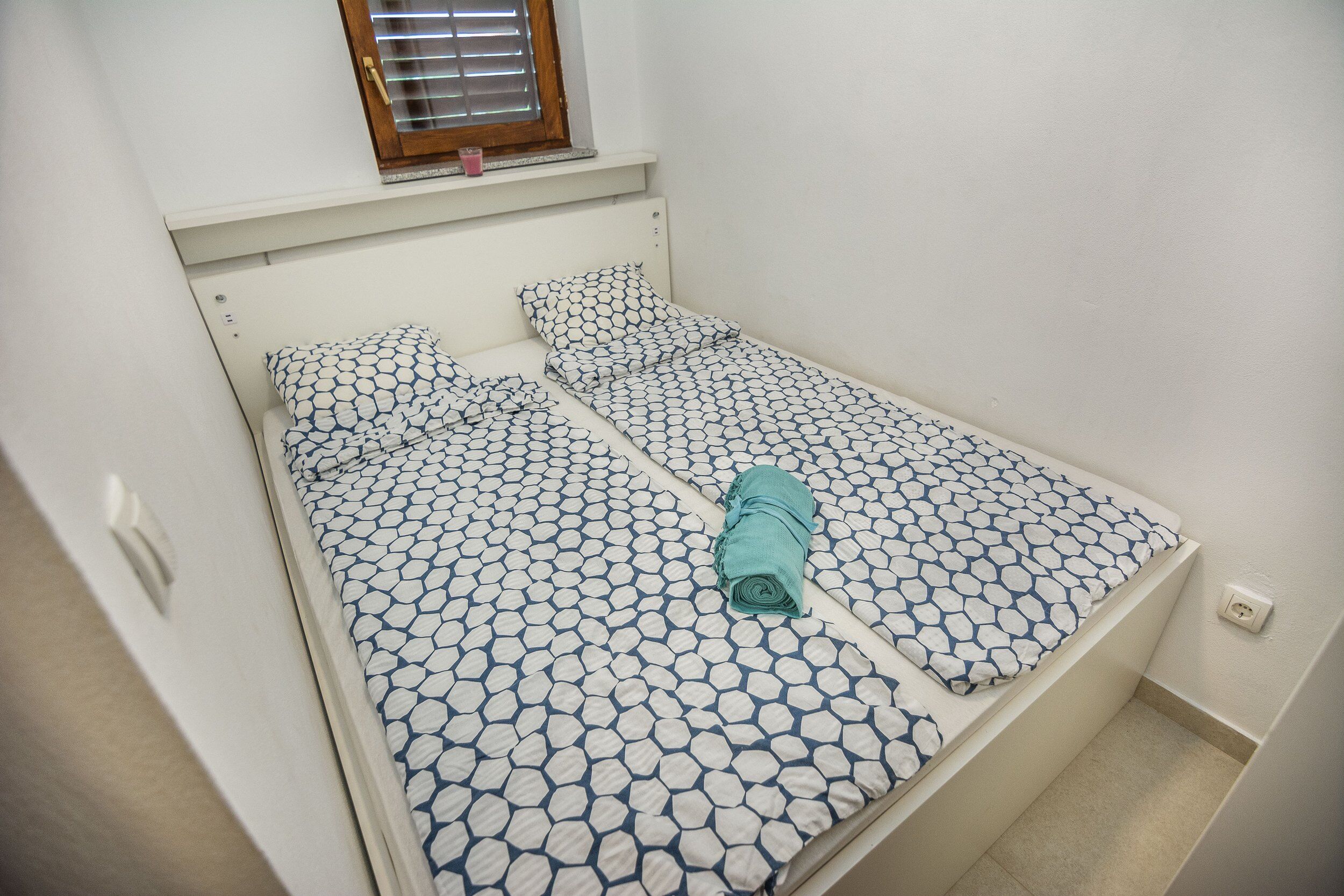 Apartments Malcic 20745-A2
