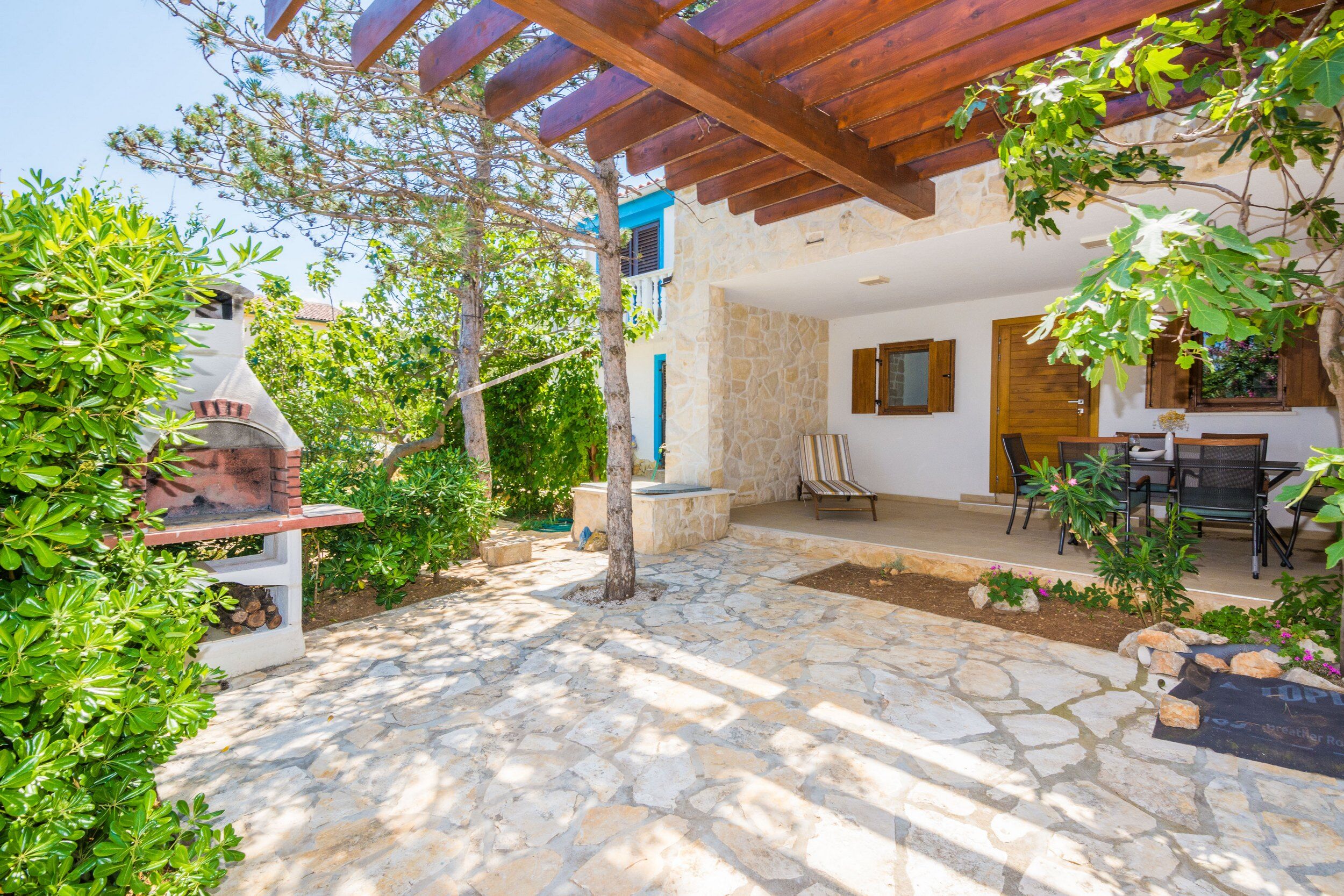 Apartments Malcic 20745-A1