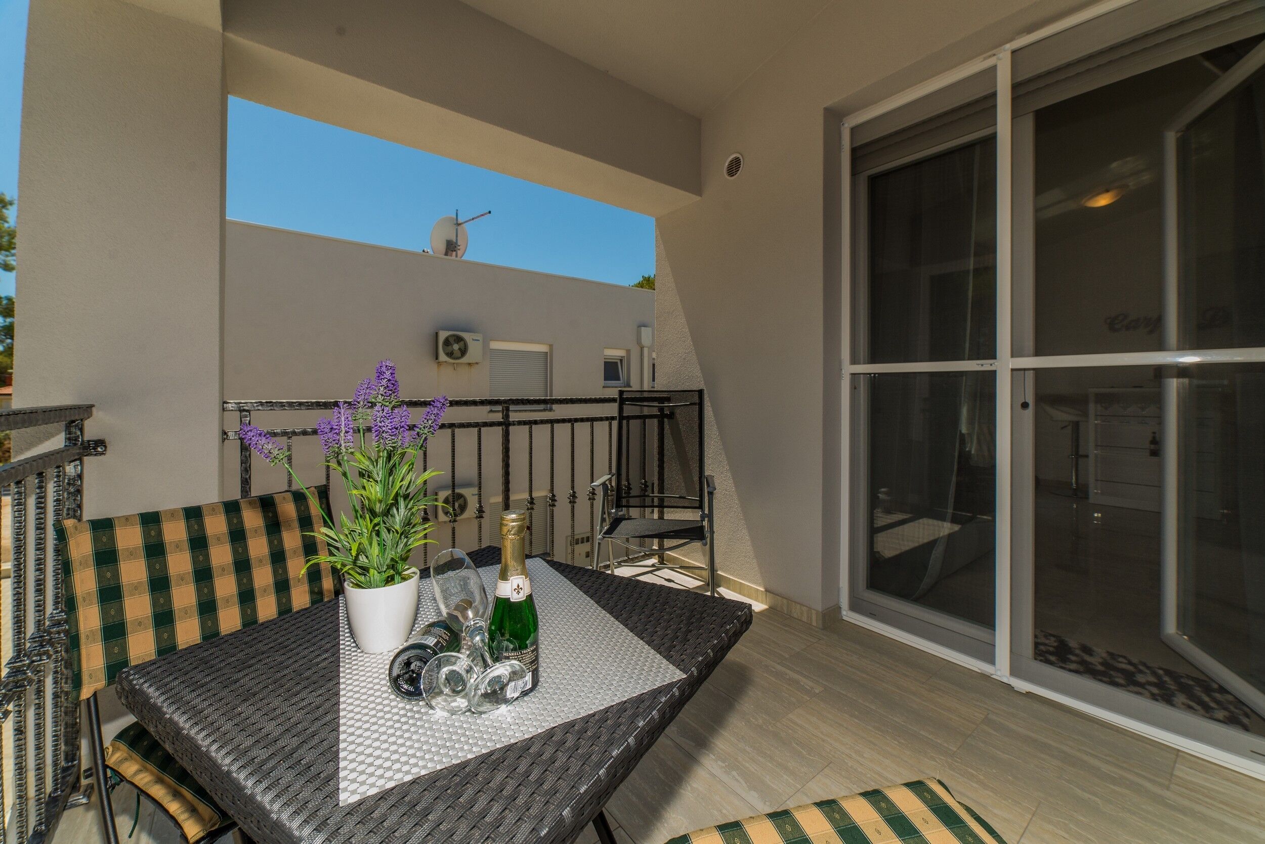Apartments Djian 30627-A2