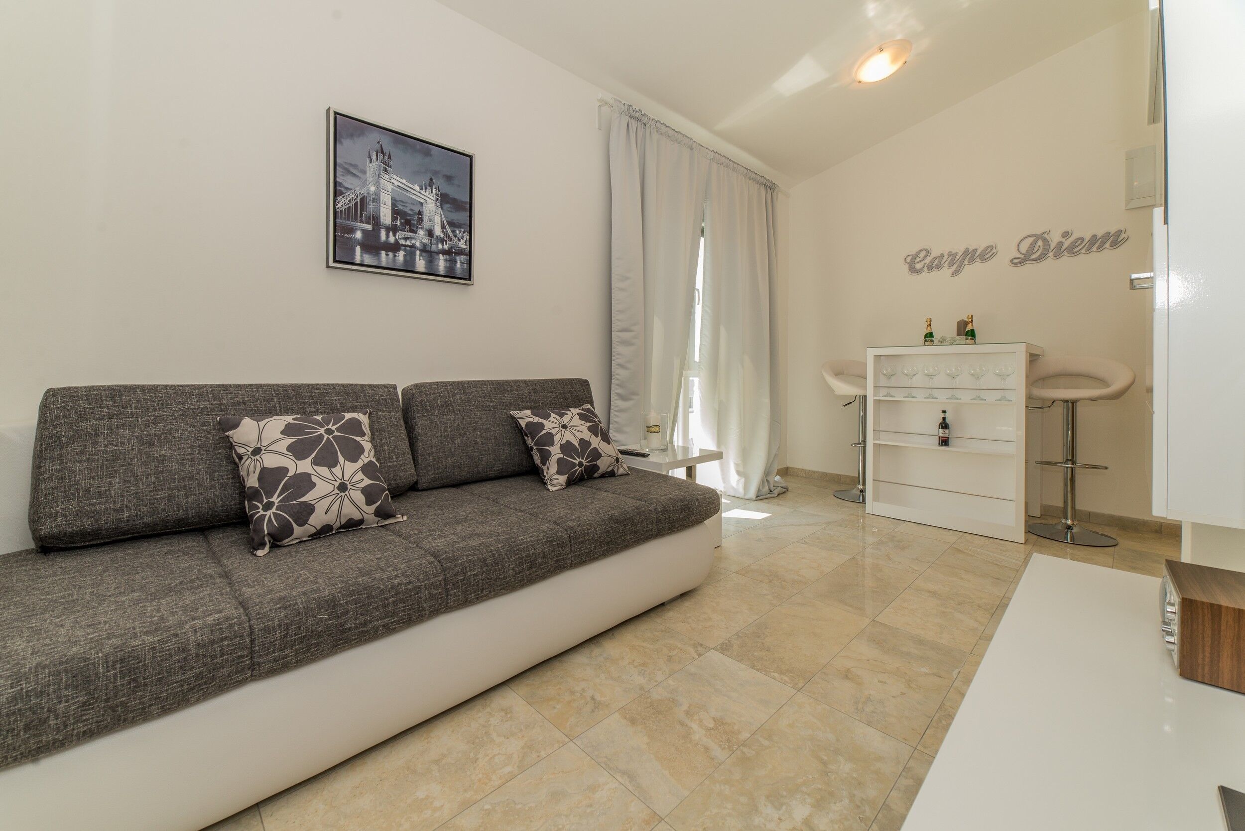 Apartments Djian 30627-A2