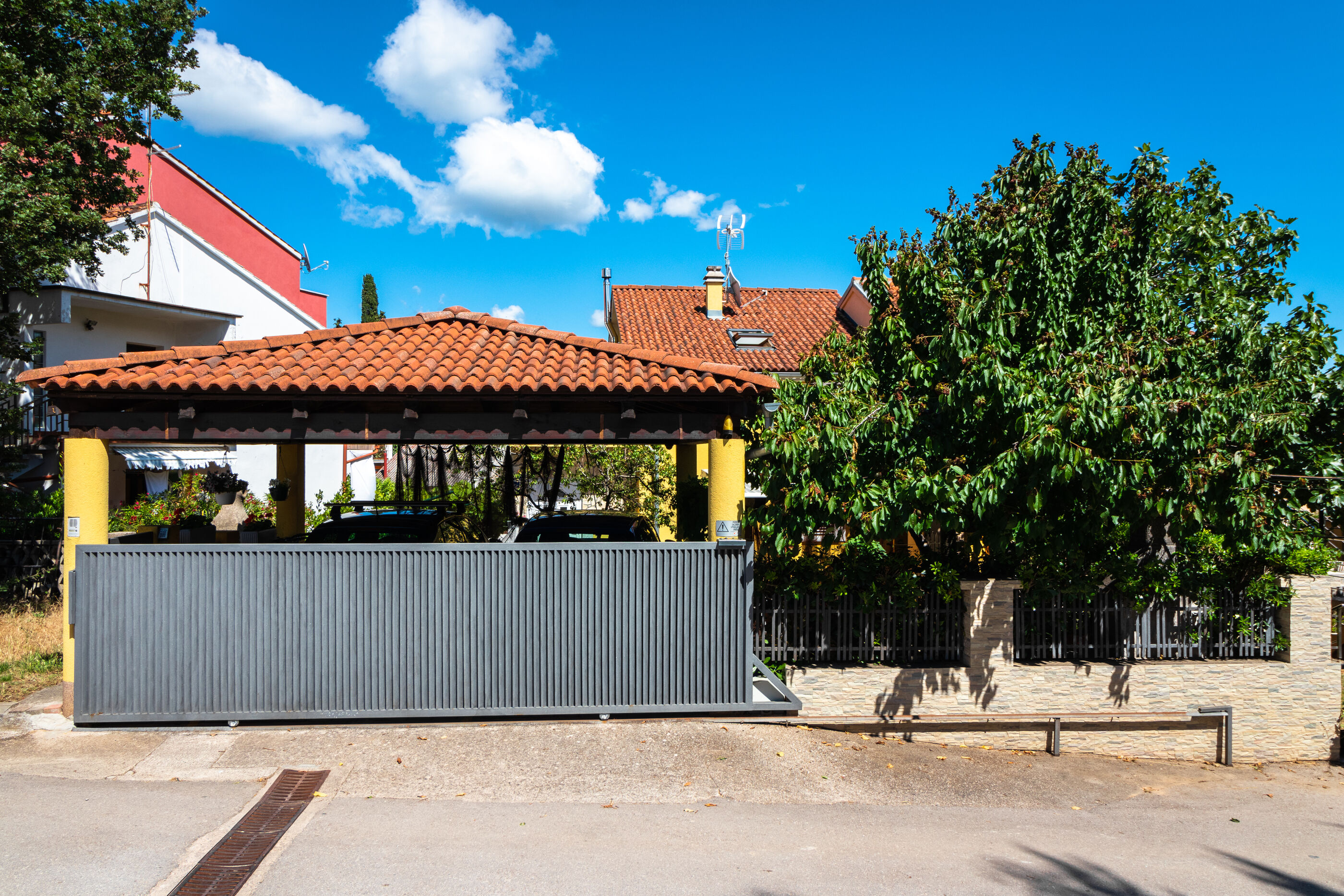 Apartments Milivoj 61231-A2