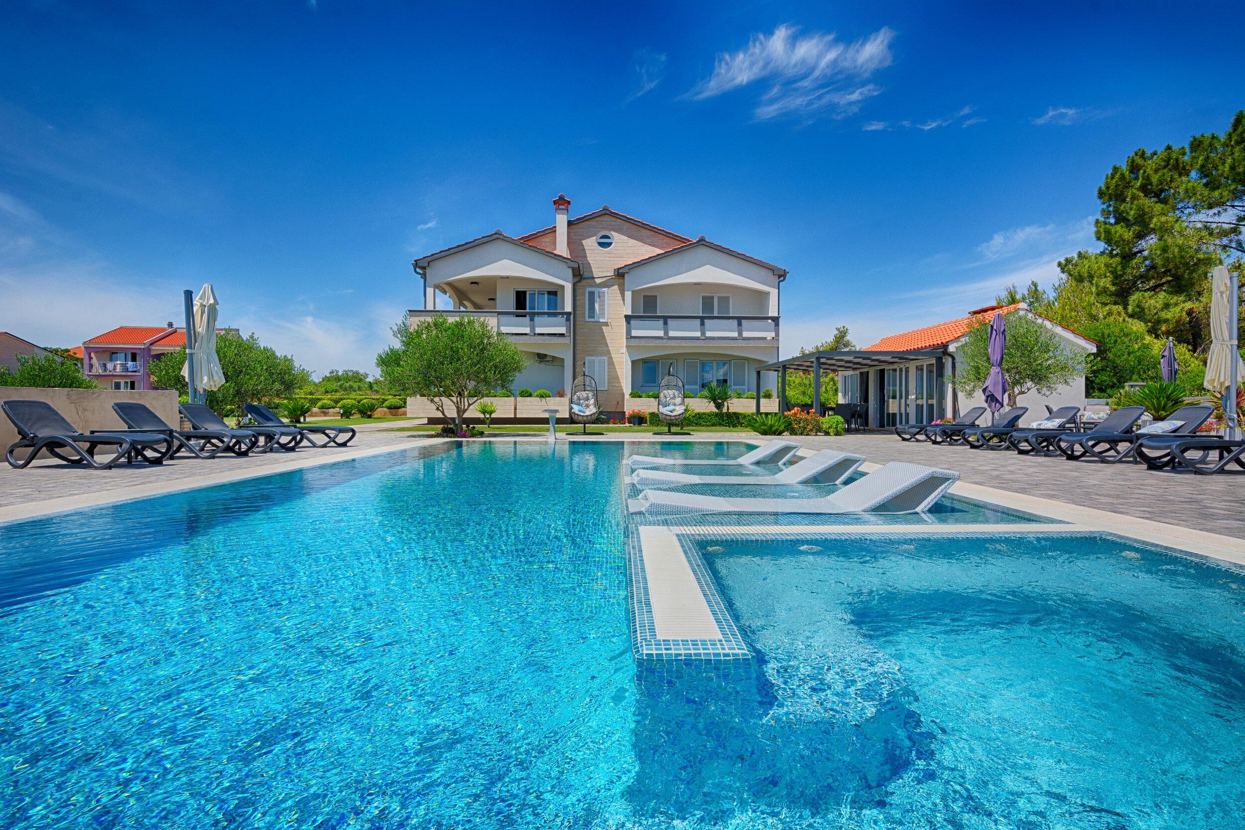 Apartments Basic Vesna 18439-A2