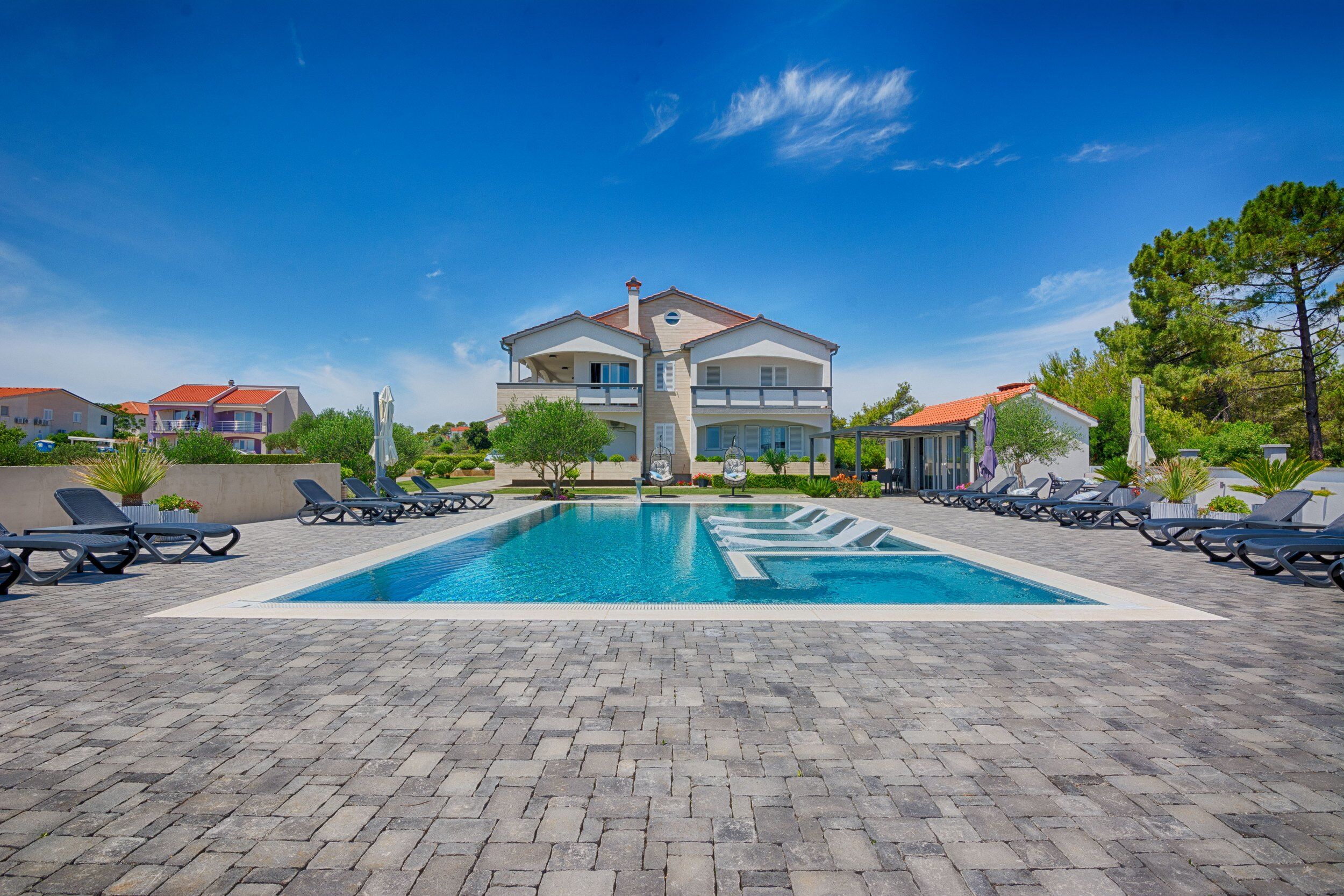 Apartments Basic Vesna 18439-A2