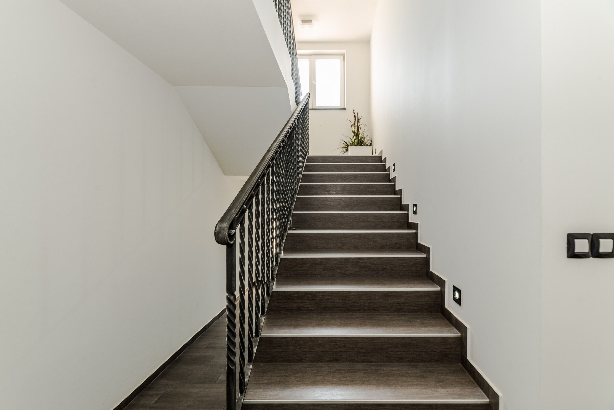 Apartments Basic Vesna 18439-A2