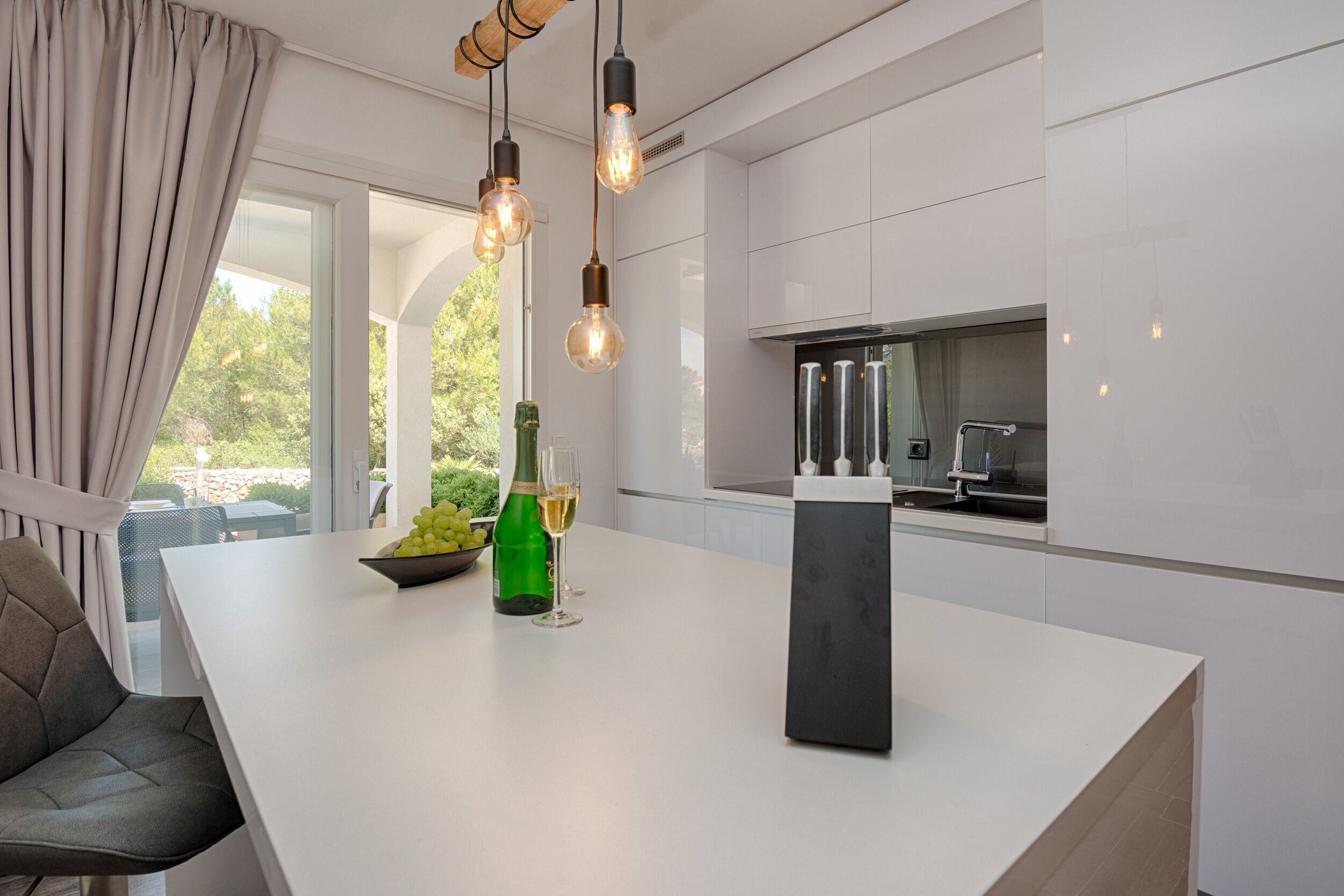 Apartments Basic Vesna 18439-A1