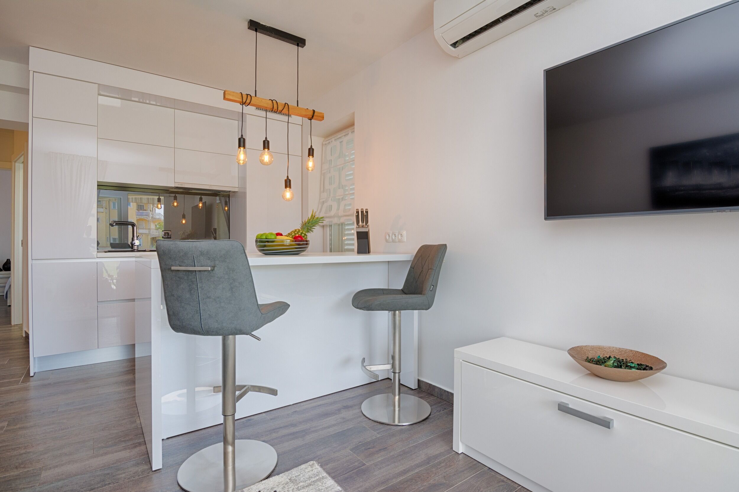 Apartments Basic Vesna 18439-A2