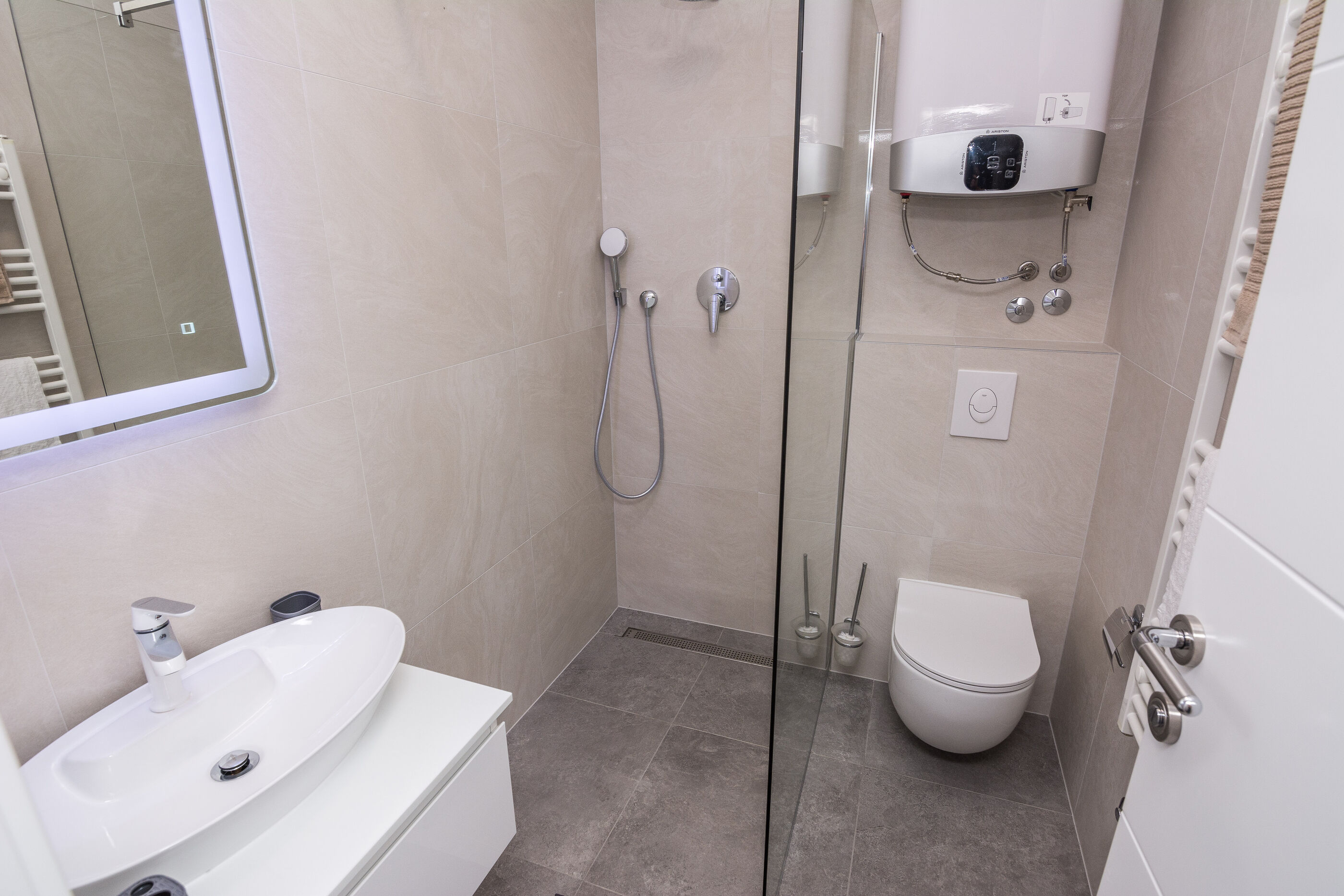 Apartment Spanic 1 36435-A1