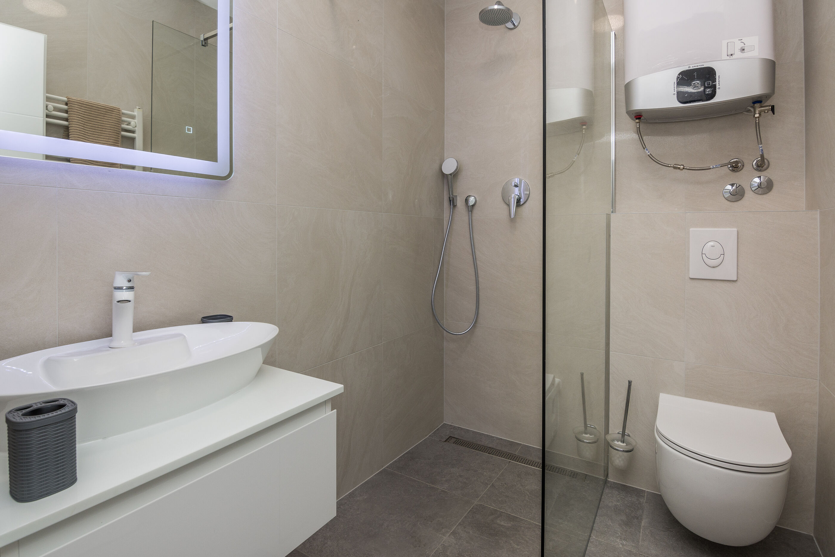 Apartment Spanic 1 36435-A1