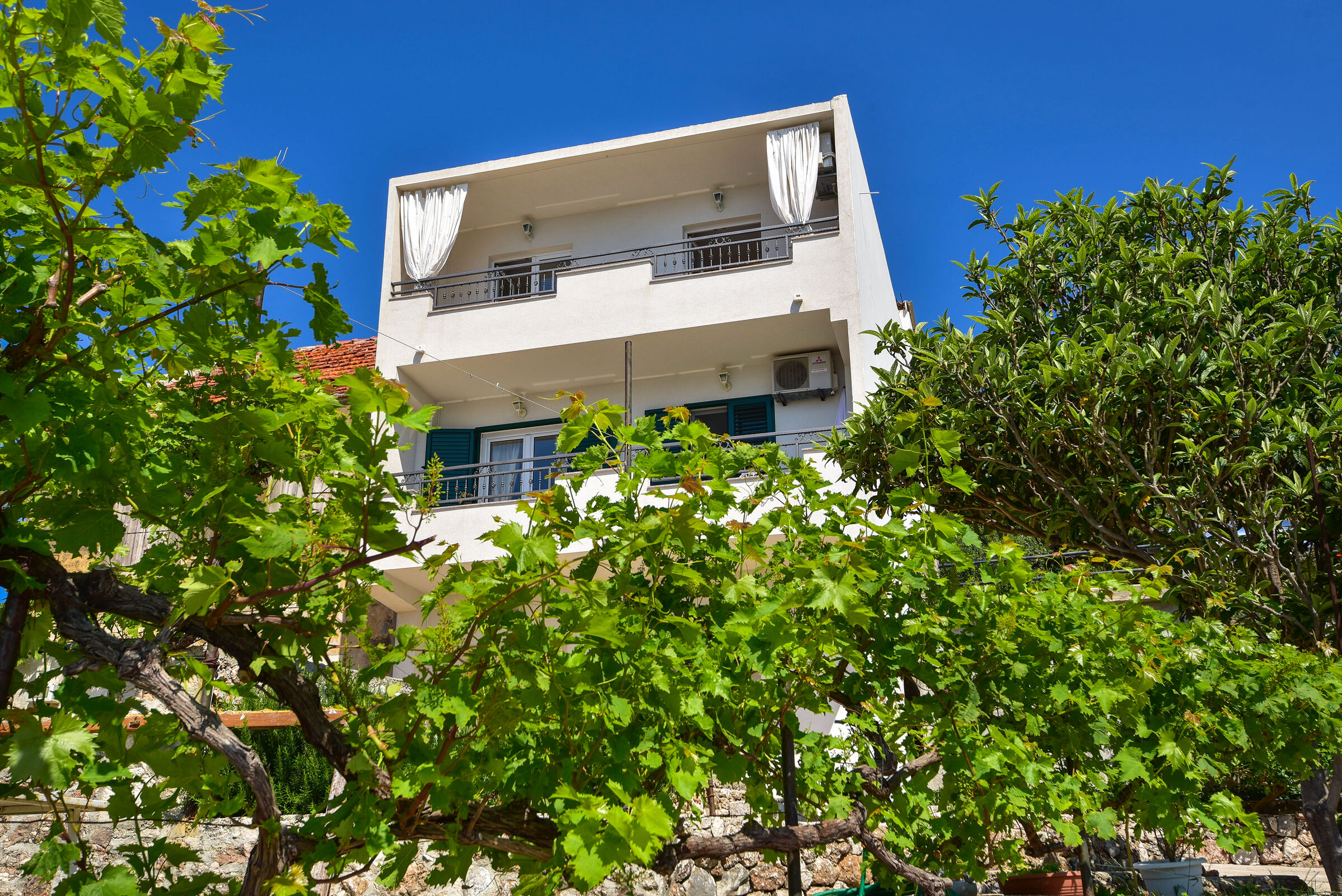Apartments Nina & Mili 78581-A1