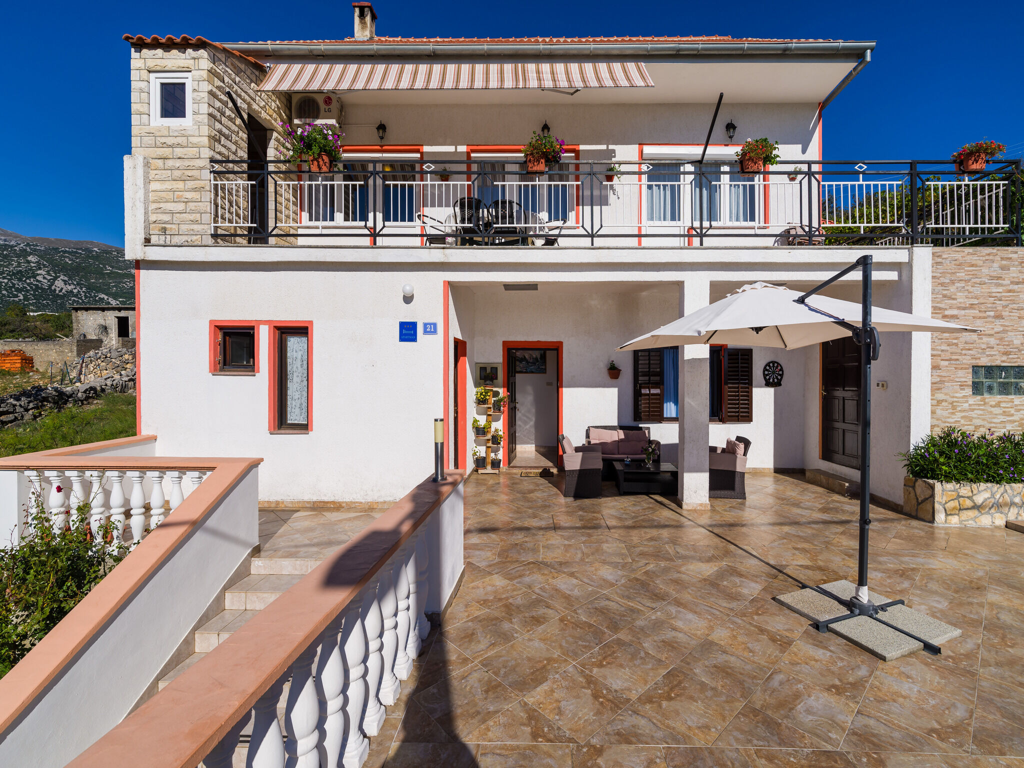 House Marija 40347-K1