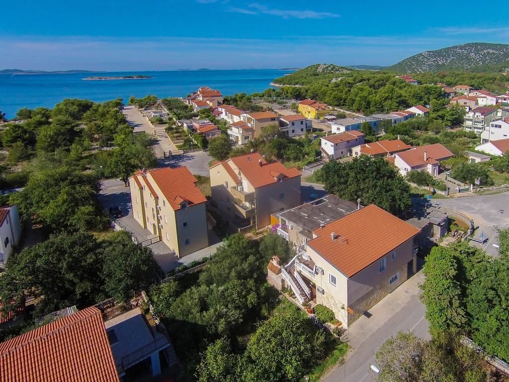 Apartmaji Mirella A1