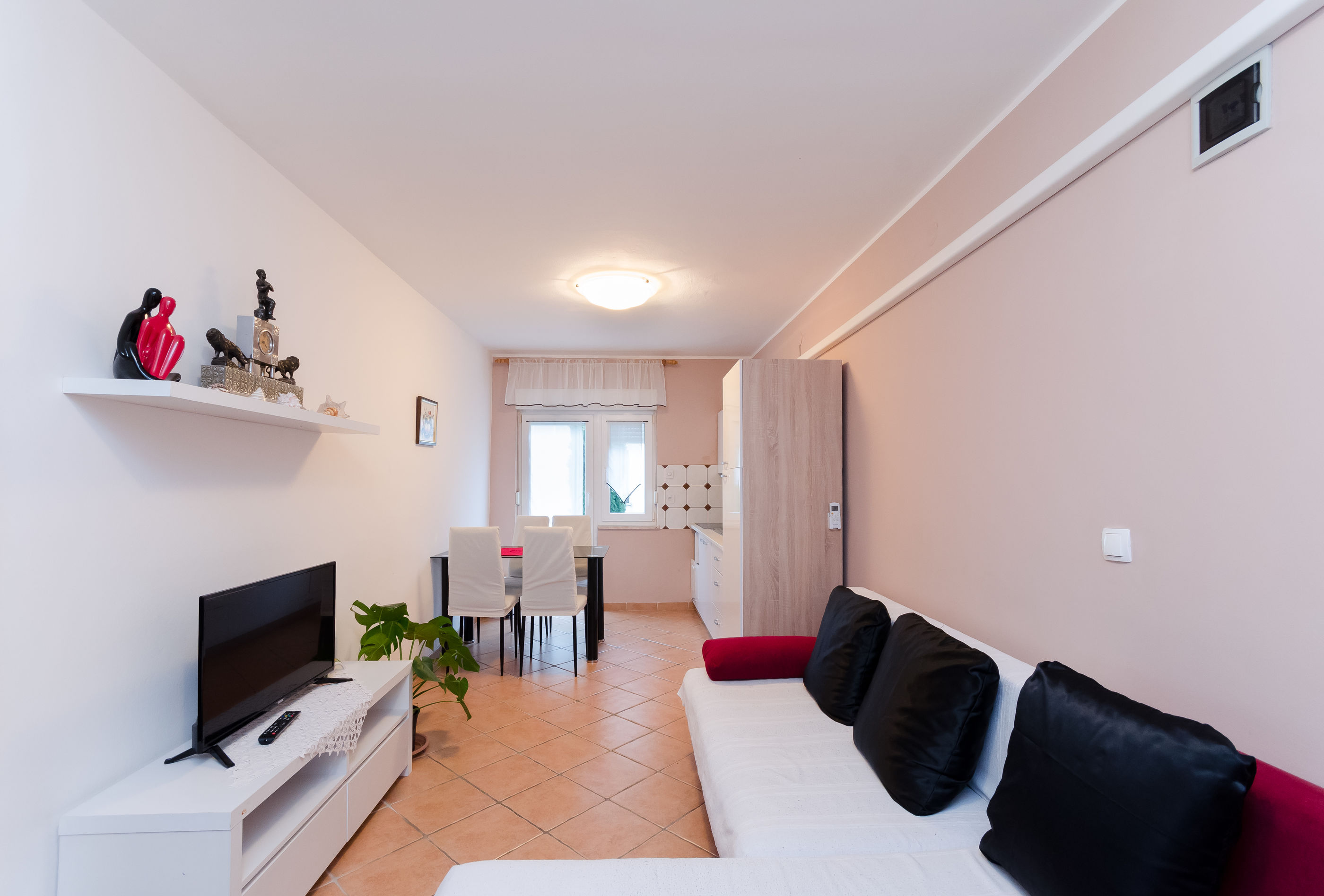 Apartments and Room Mirjana 86871-A1