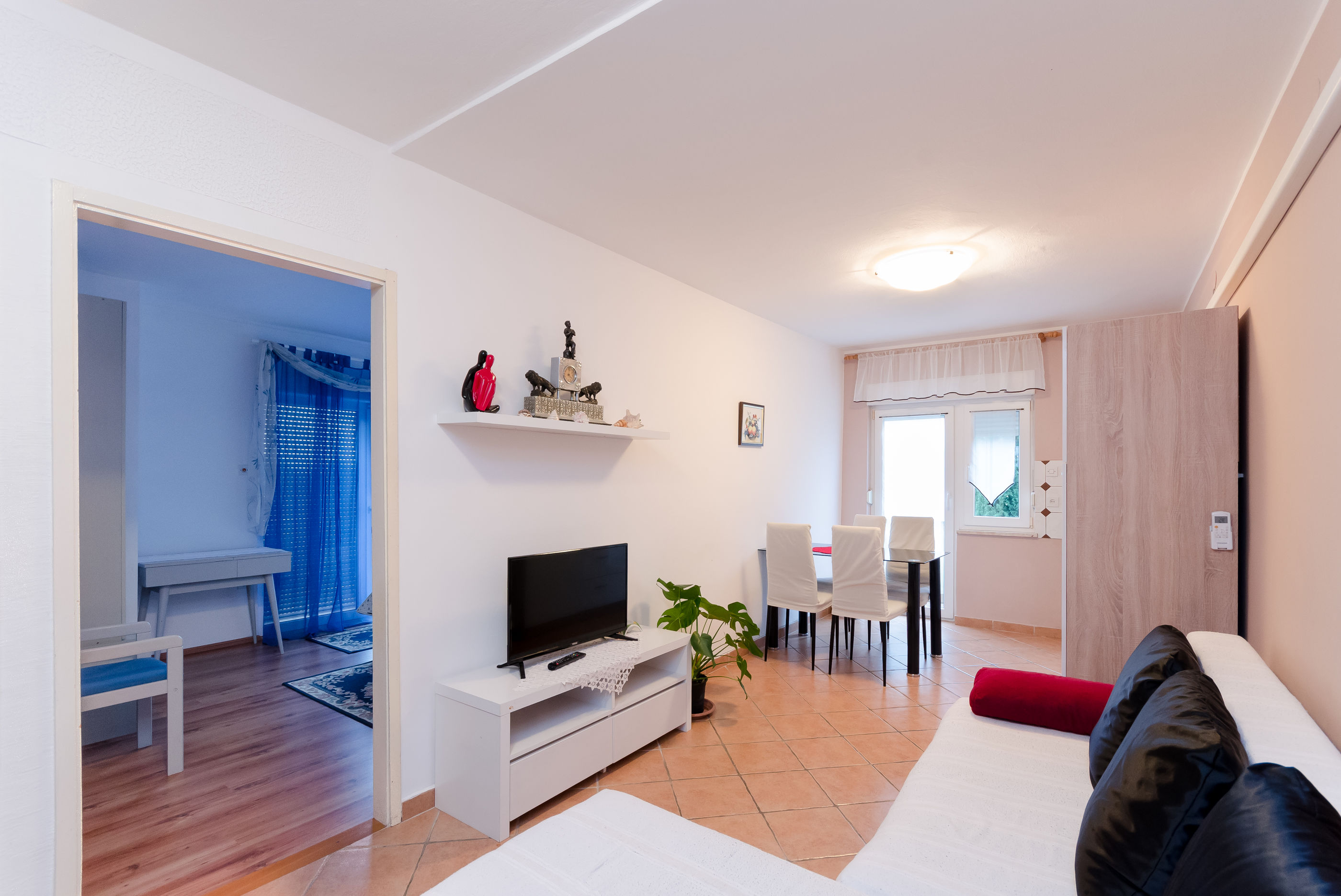 Apartments and Room Mirjana 86871-A1