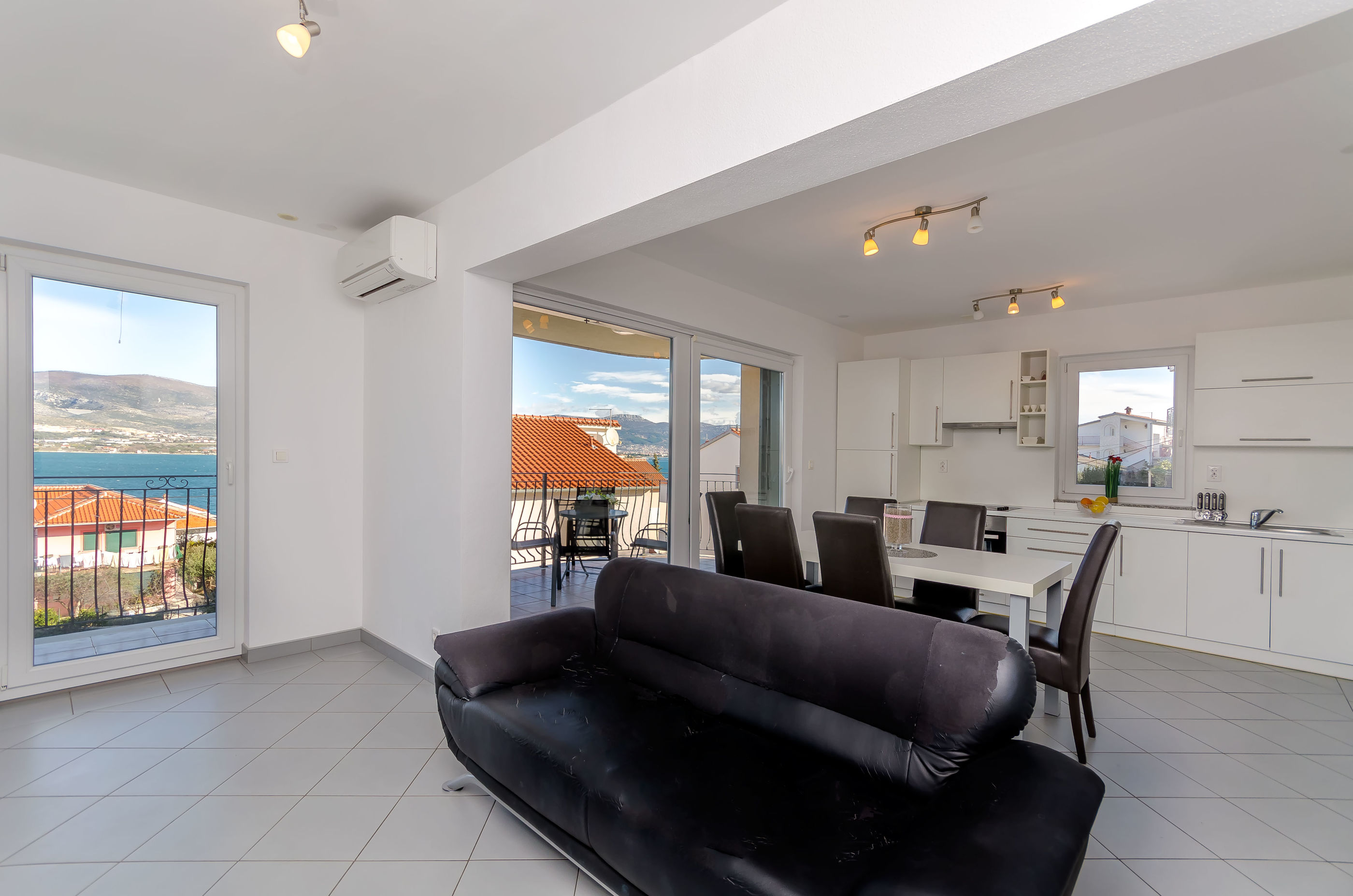 Apartments Mia 77371-A2