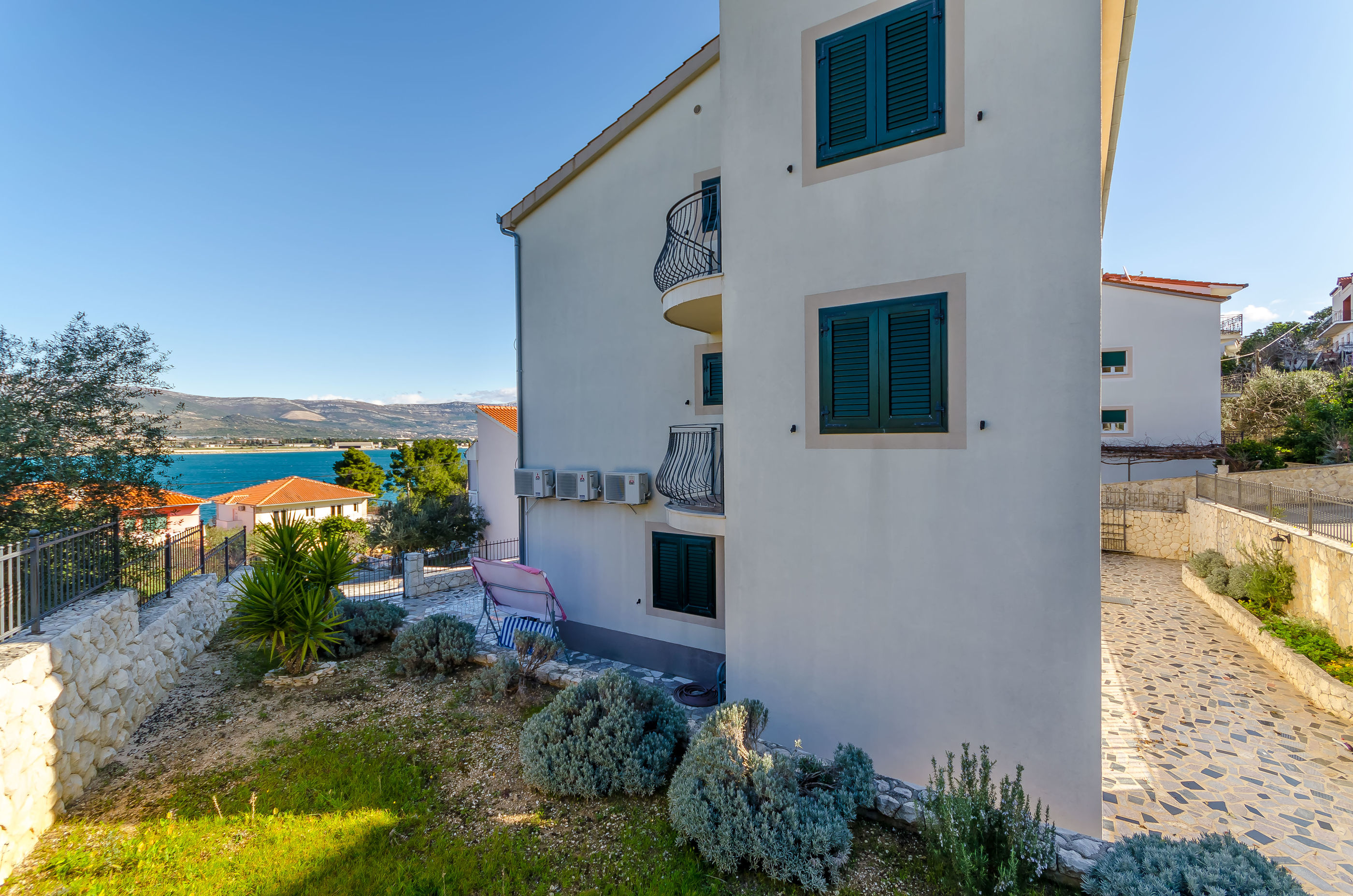 Apartments Mia 77371-A2