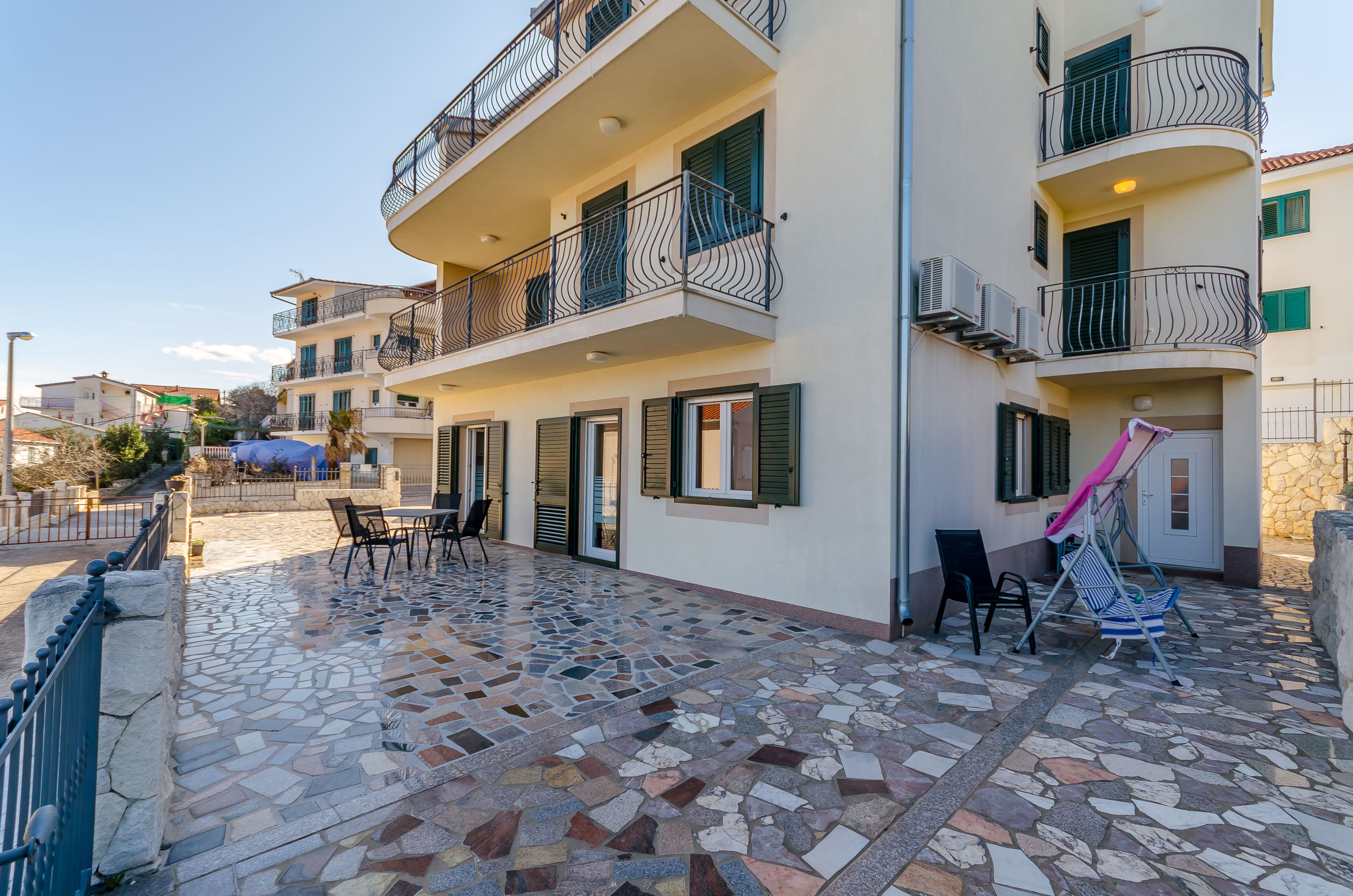 Apartments Mia 77371-A2