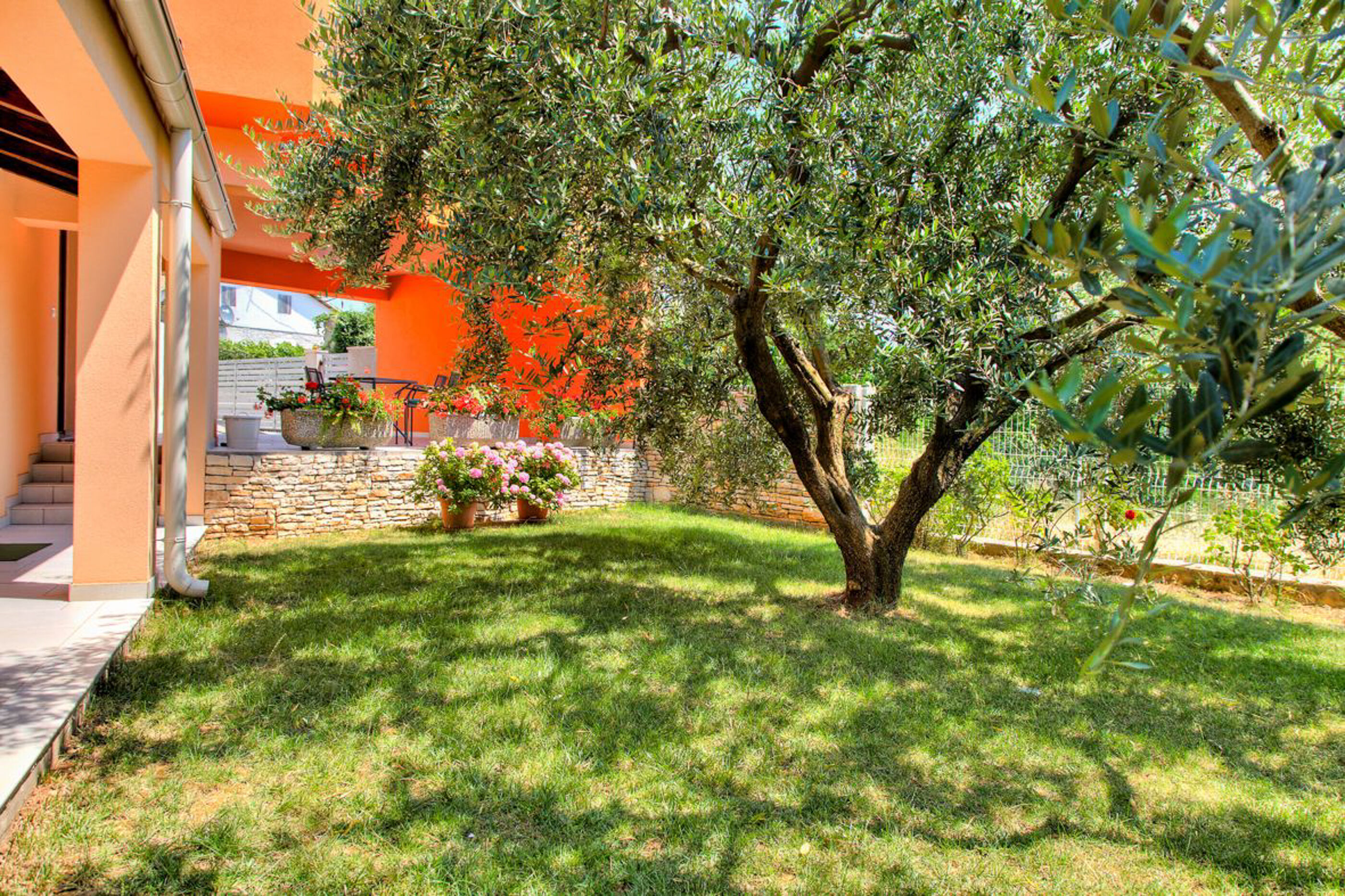 Apartments Petra near beach 70851-A2