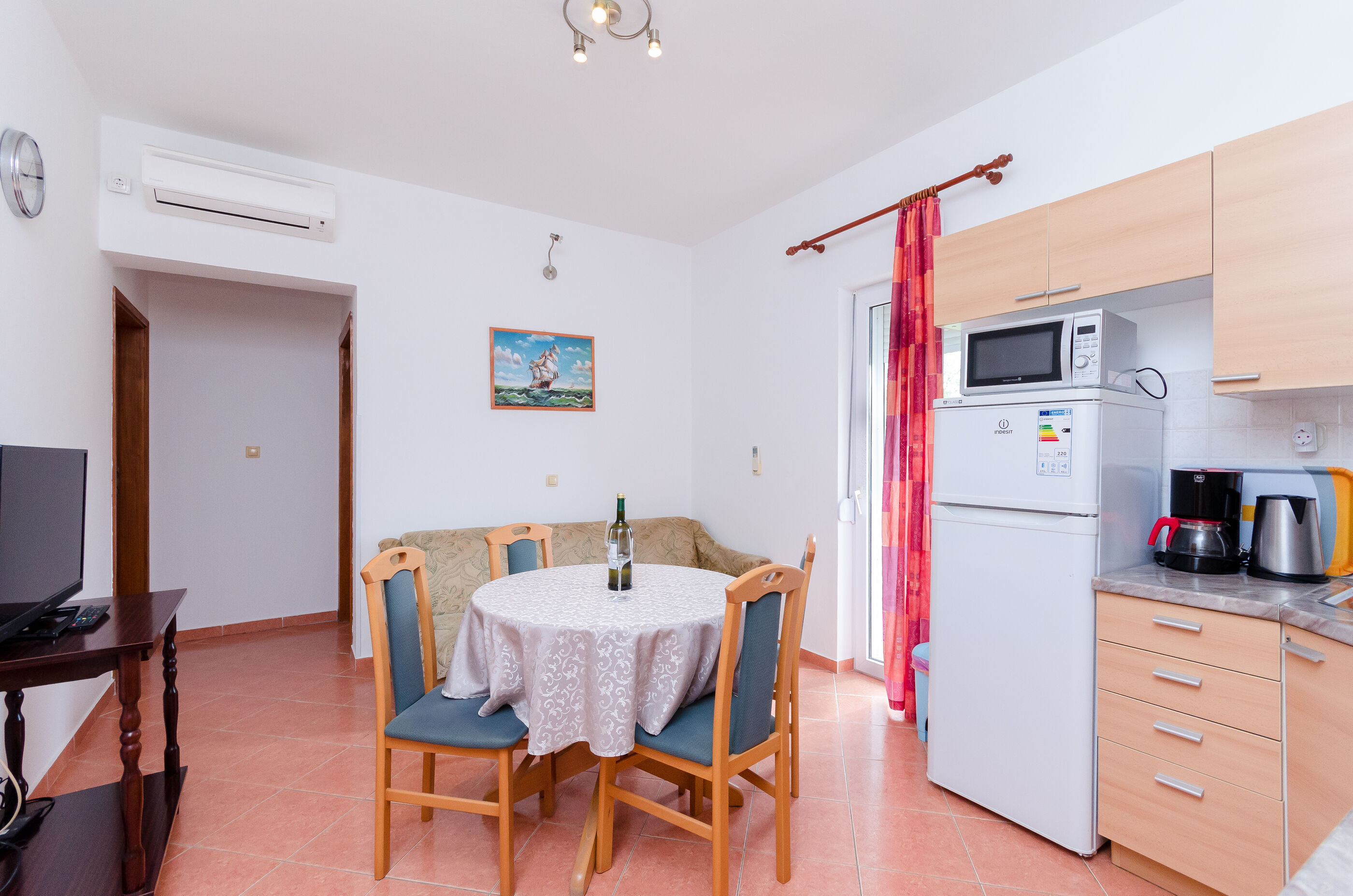 Apartments and Room Ljubica 87051-A2