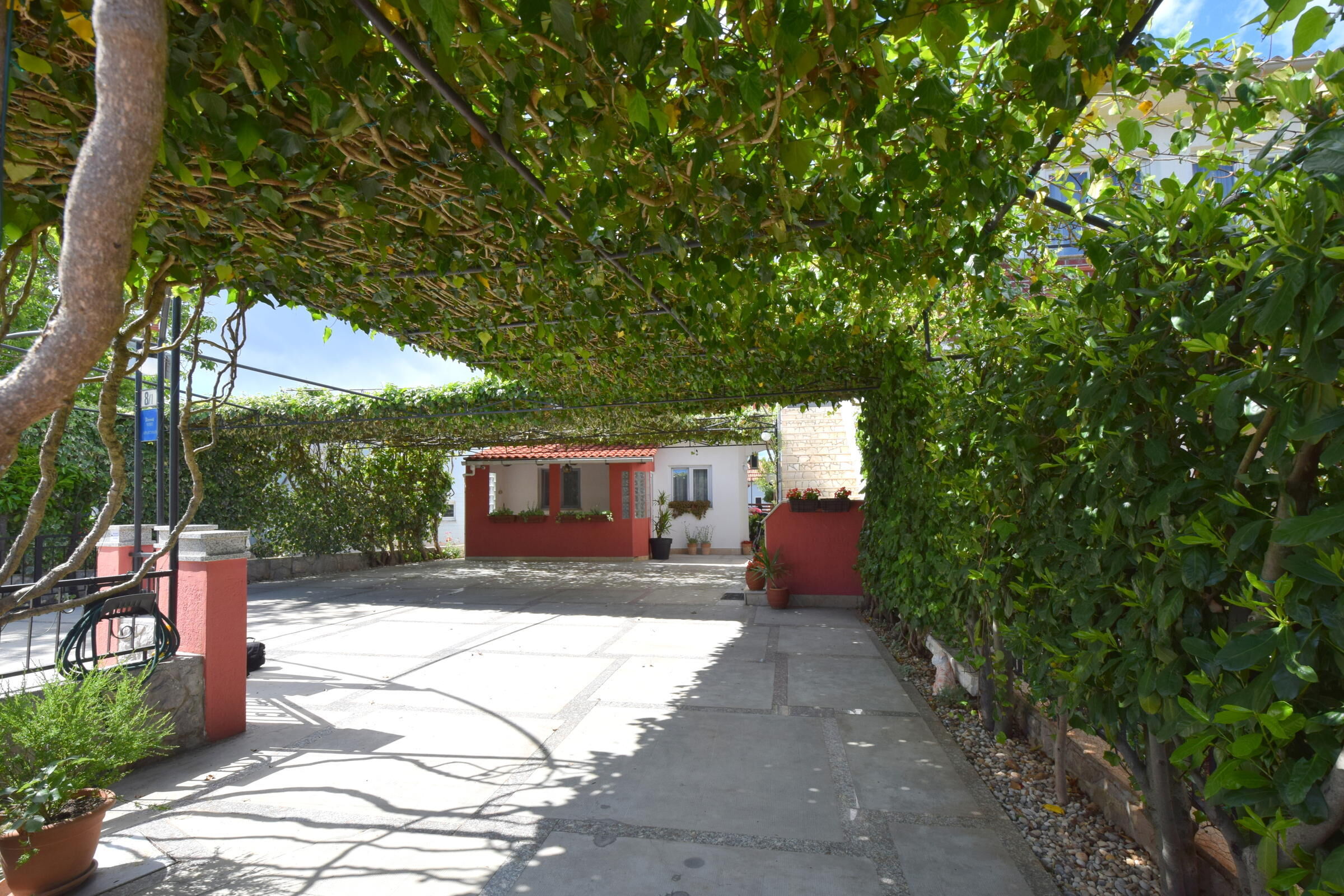 Apartments Ivan T 94092-A2