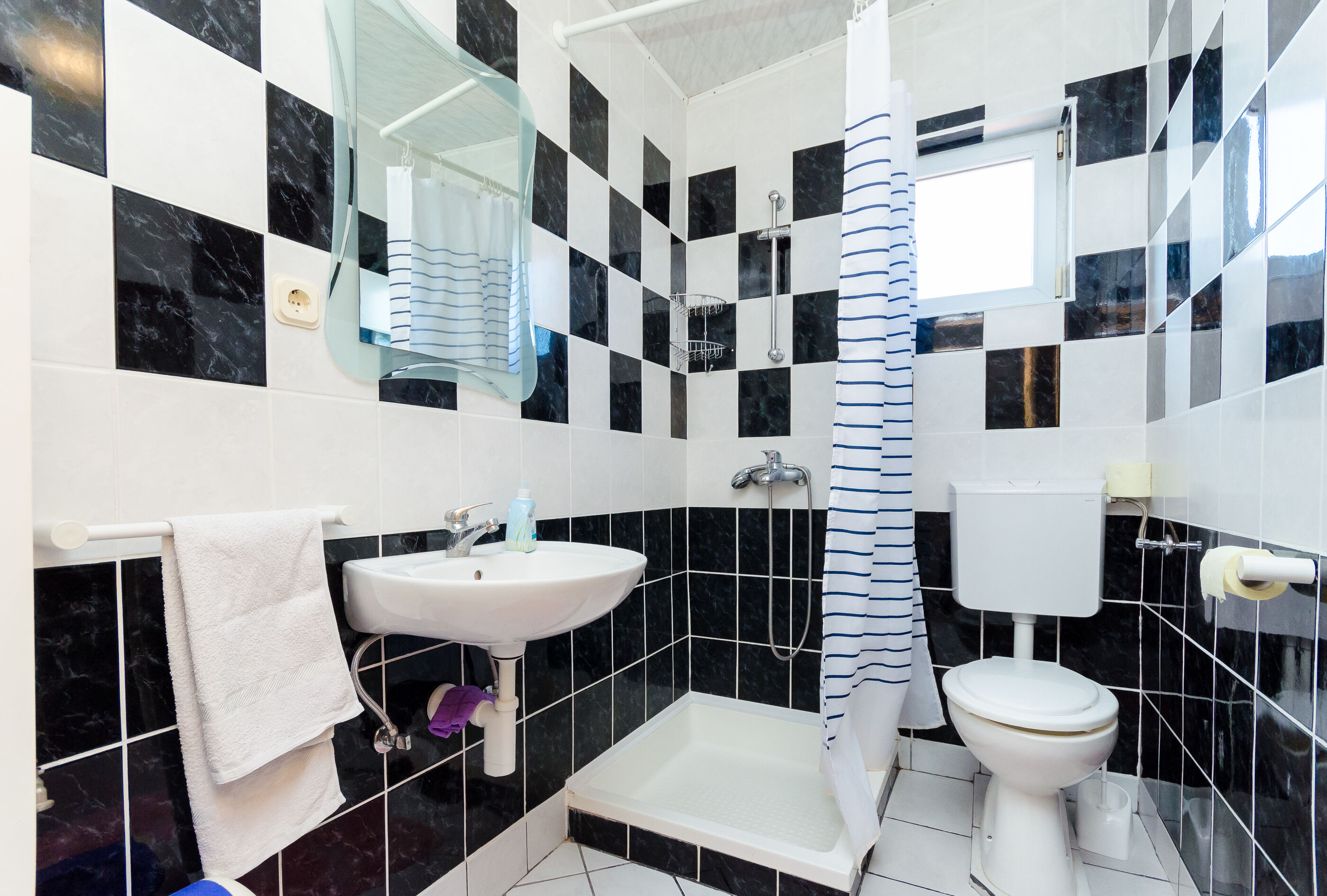 Apartments Albina 28001-A4
