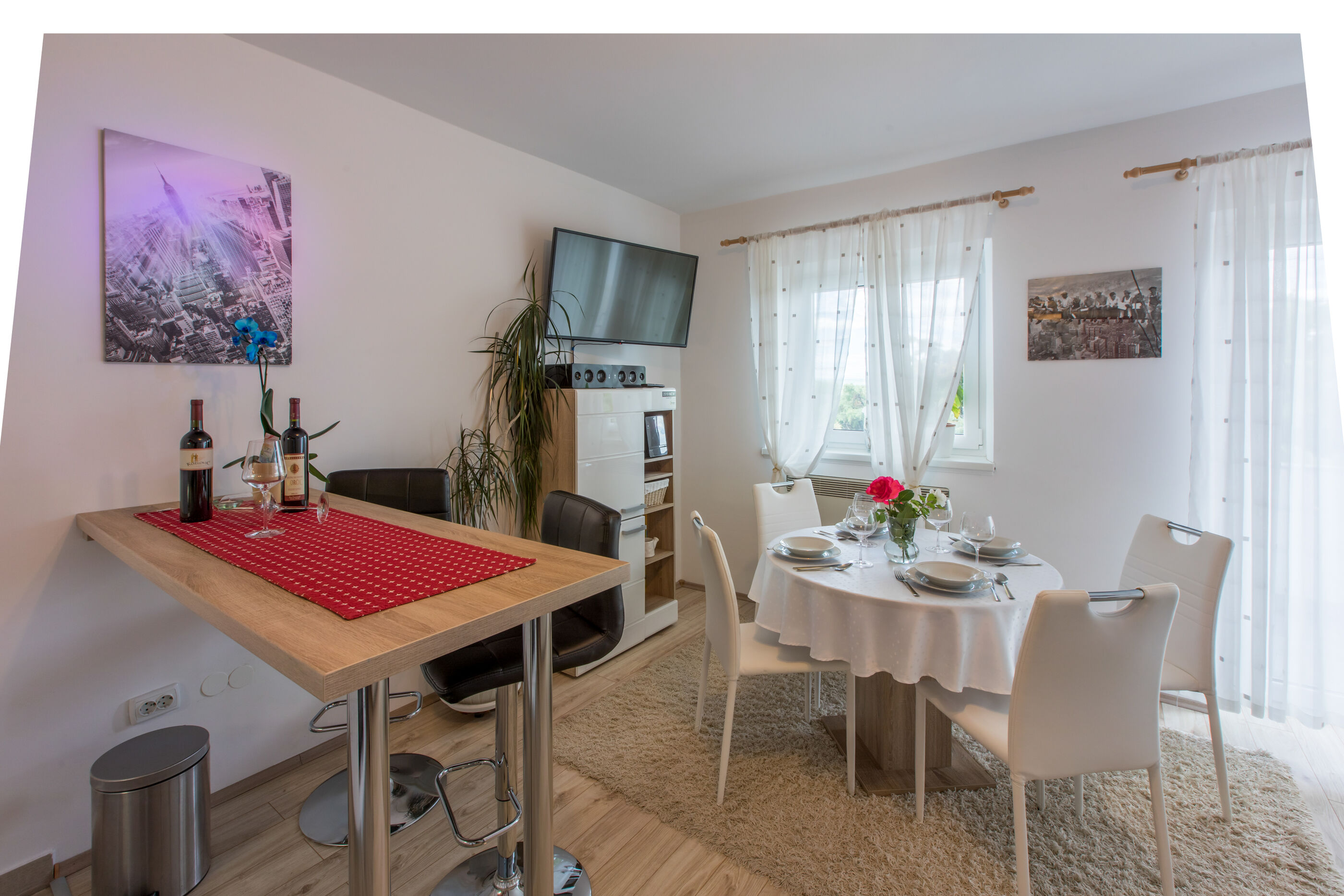 Apartments Dolloree 77961-A1