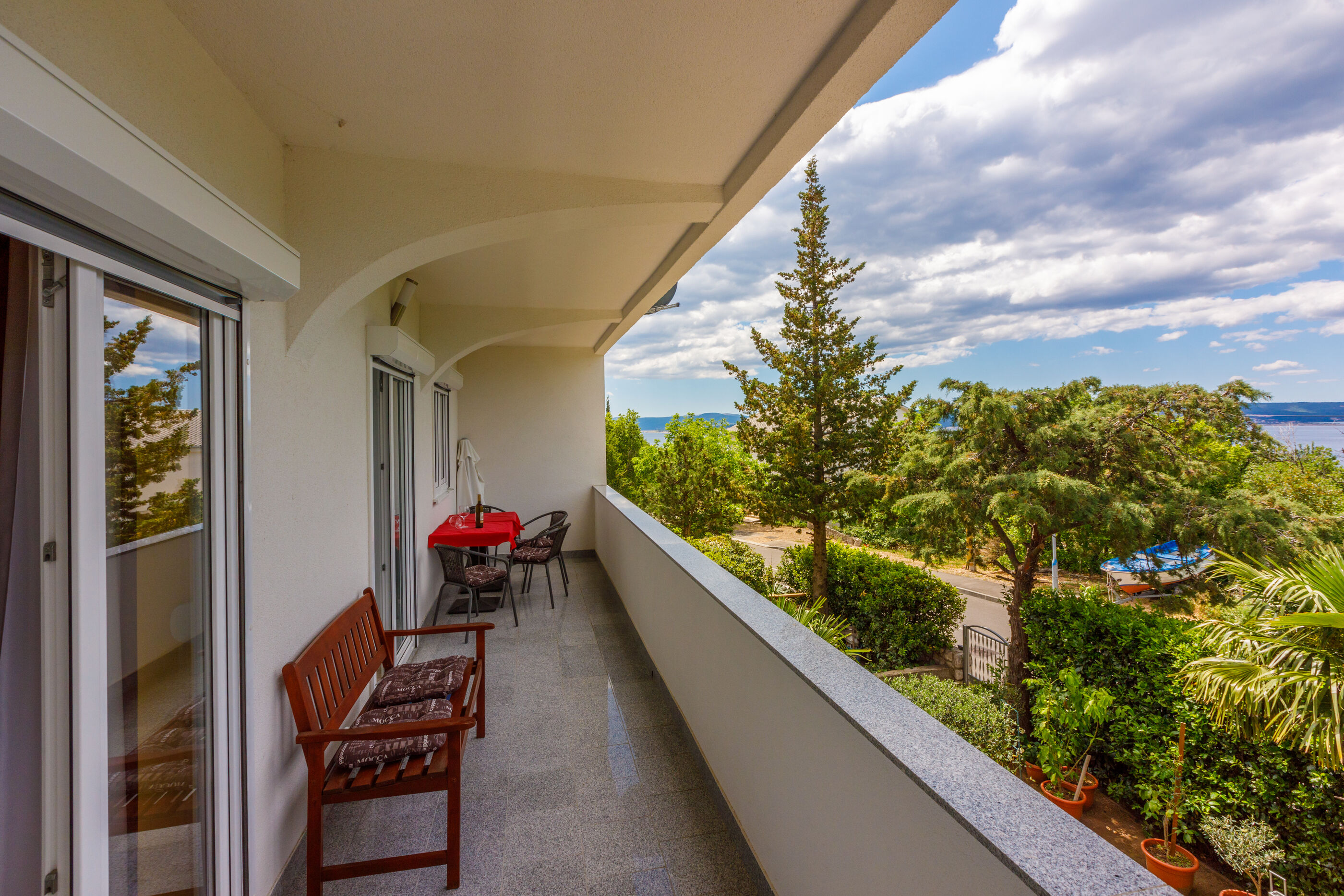 Apartments Dolloree 77961-A1