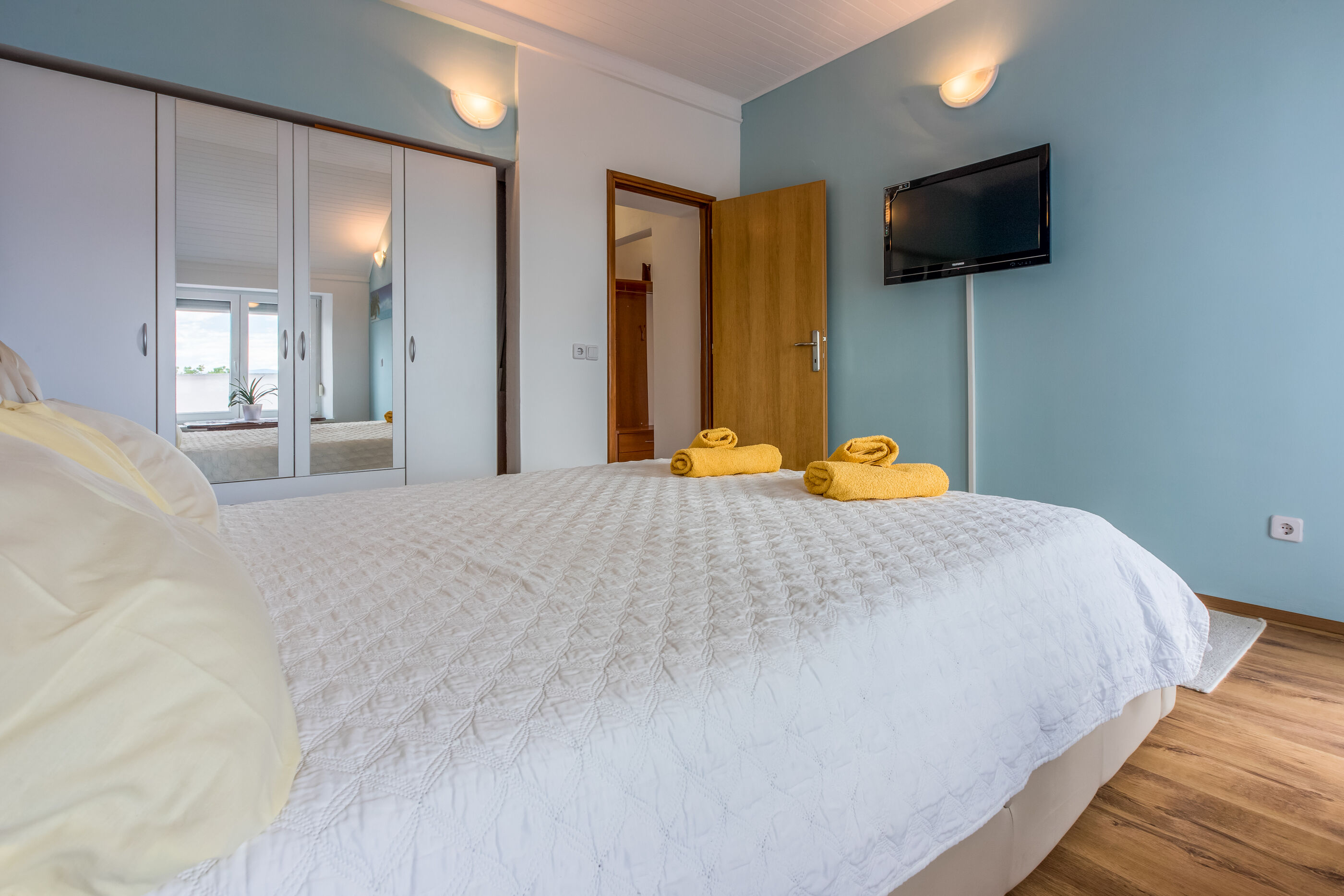 Apartments Dolloree 77961-A2