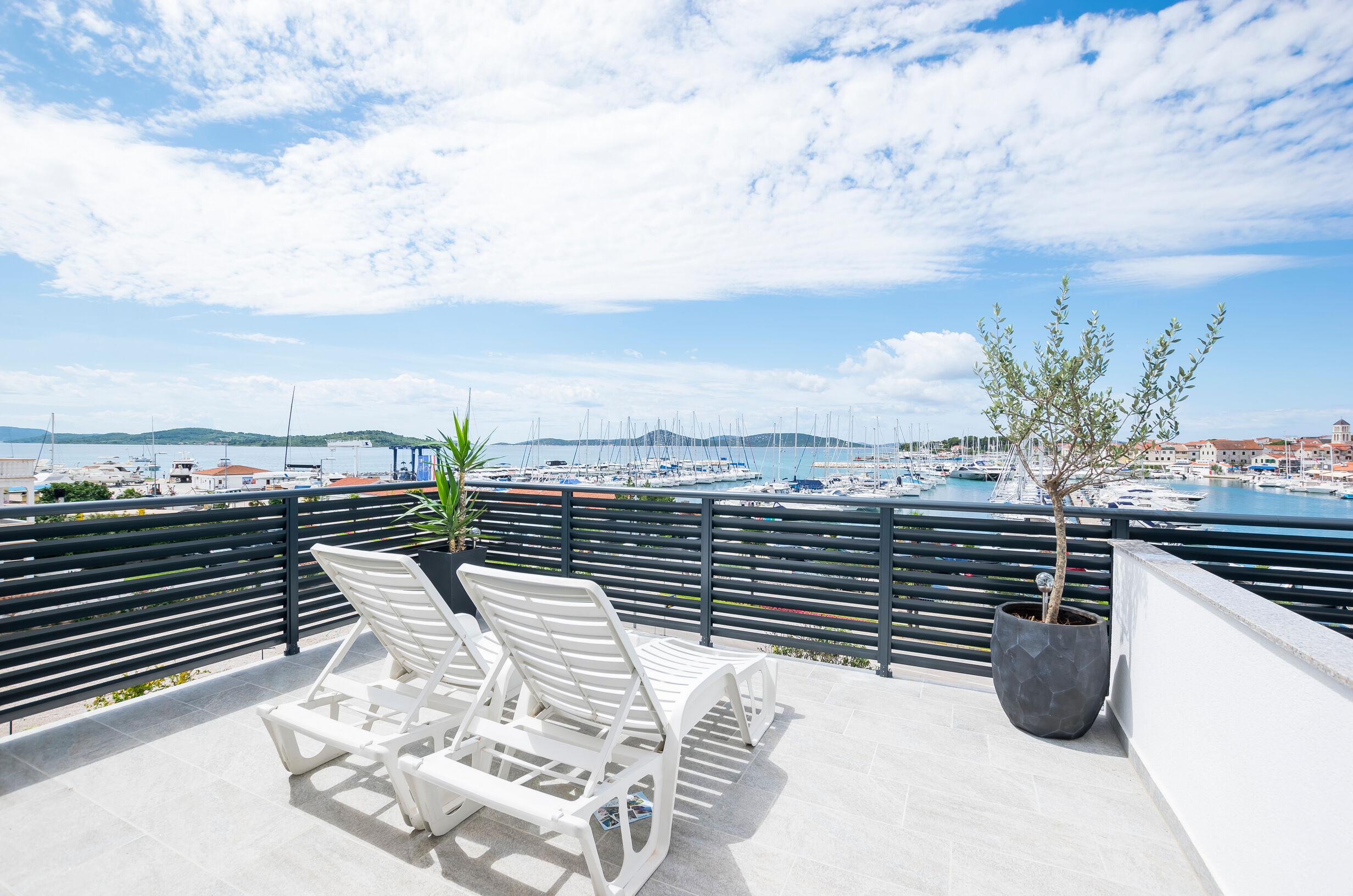Apartments and Rooms Mare 11171-A2