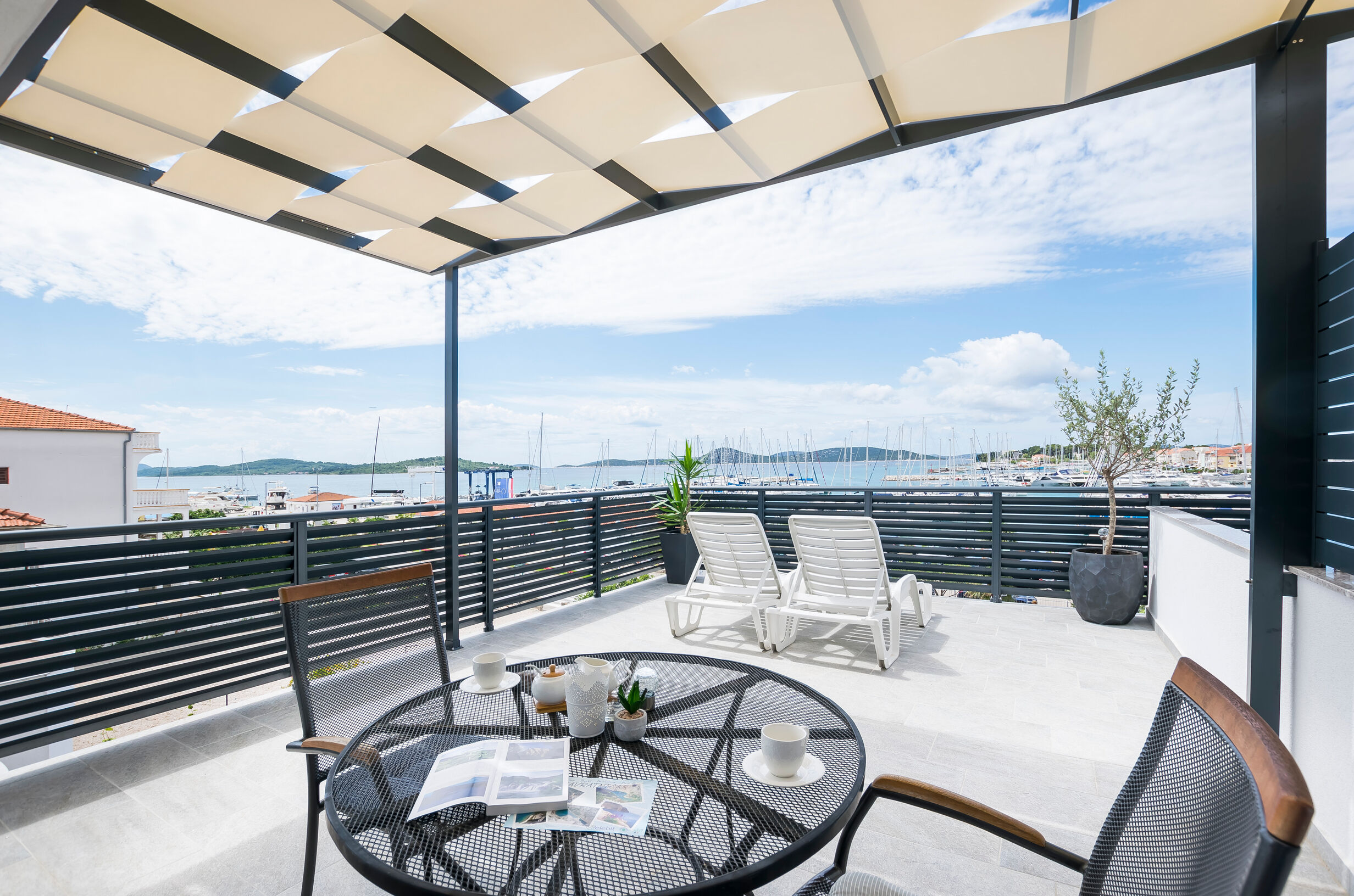 Apartments and Rooms Mare 11171-A2