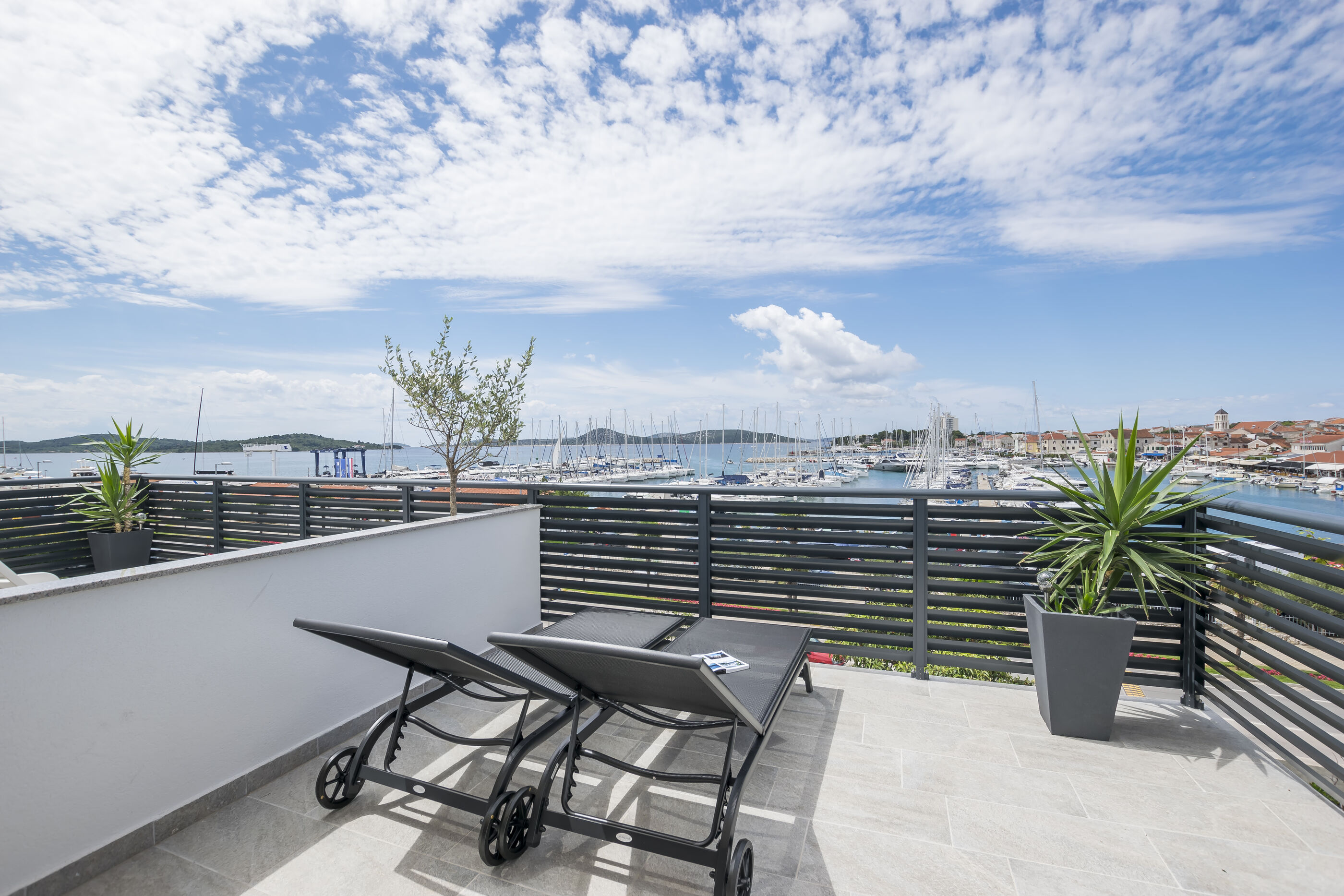 Apartments and Rooms Mare 11171-A1