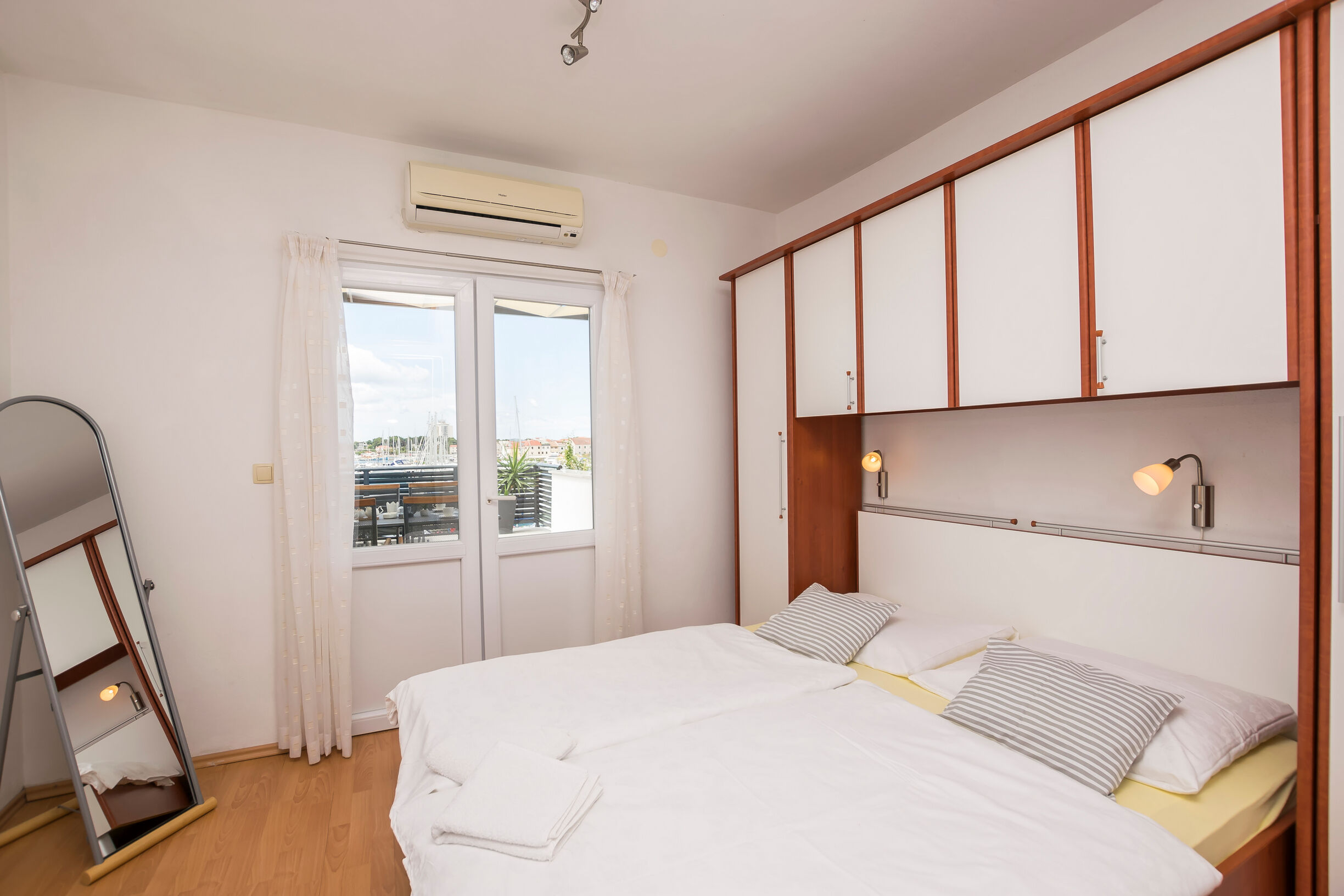 Apartments and Rooms Mare 11171-A1