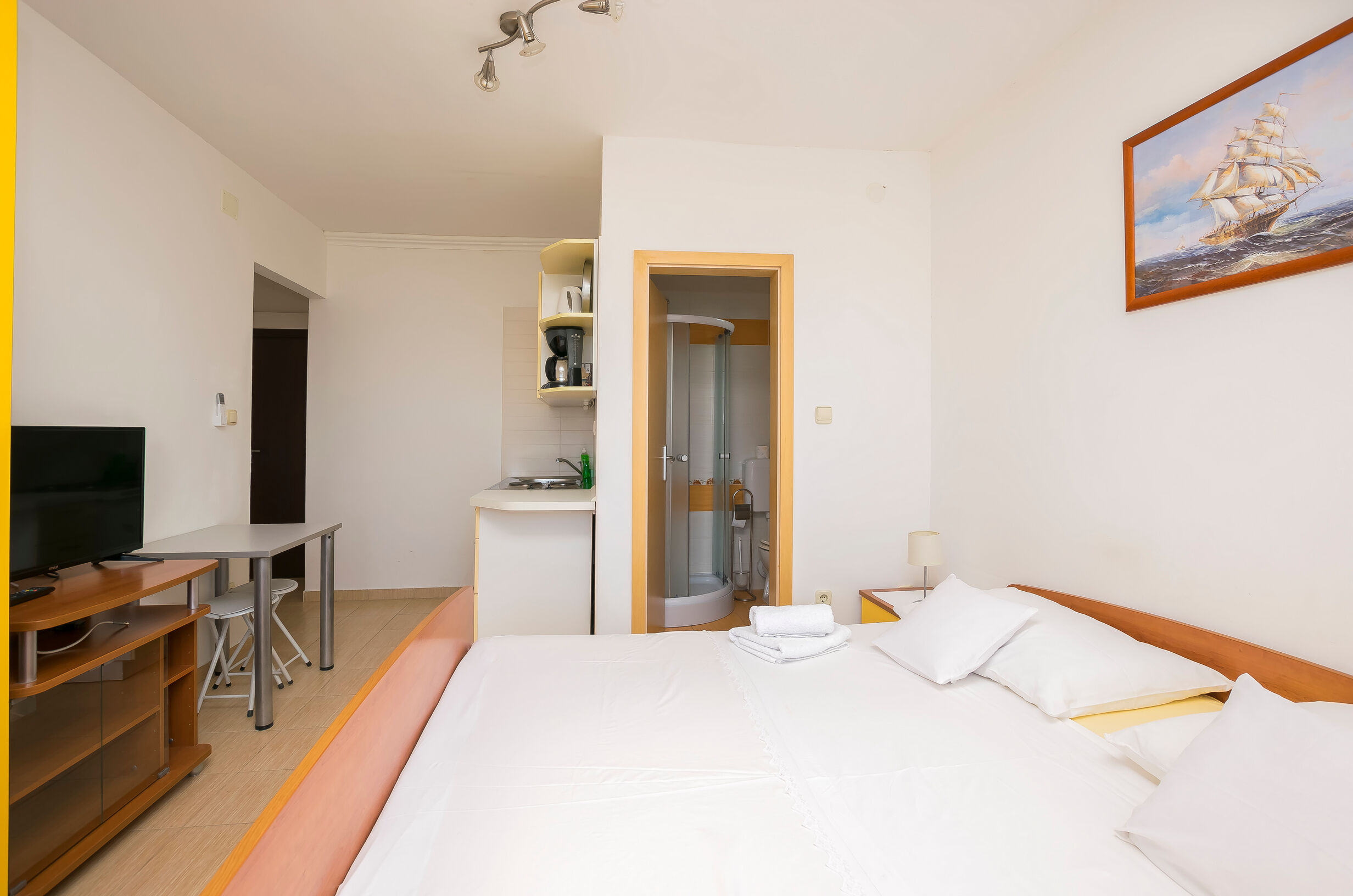 Apartments and Rooms Mare 11171-A4