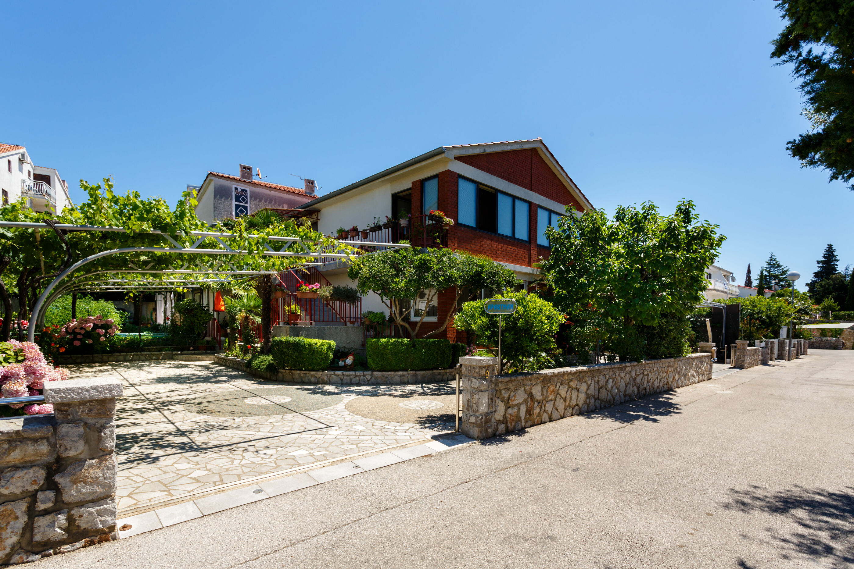 Apartment Hržić 15251-A1