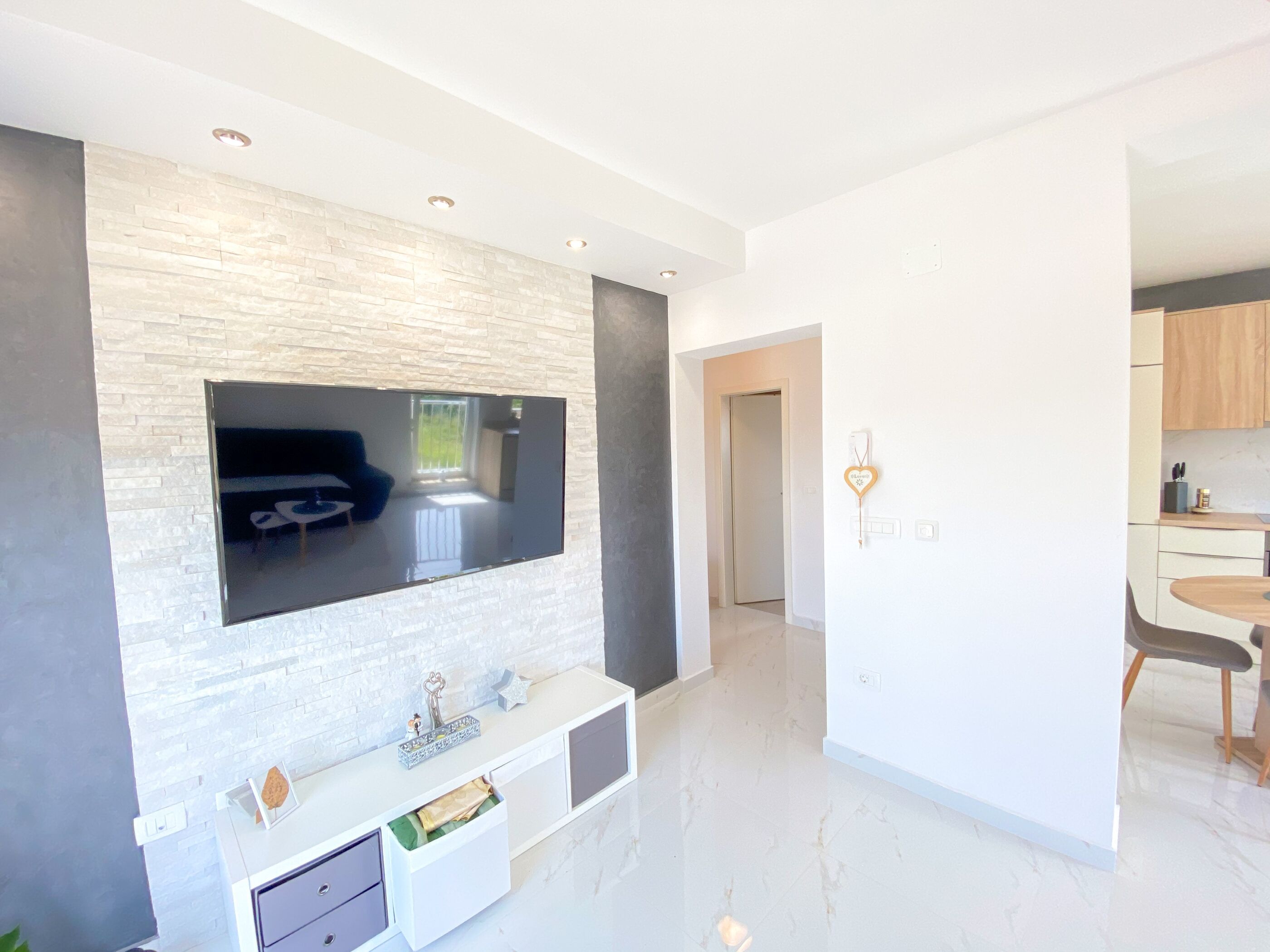 Apartment EMA 79173-A1