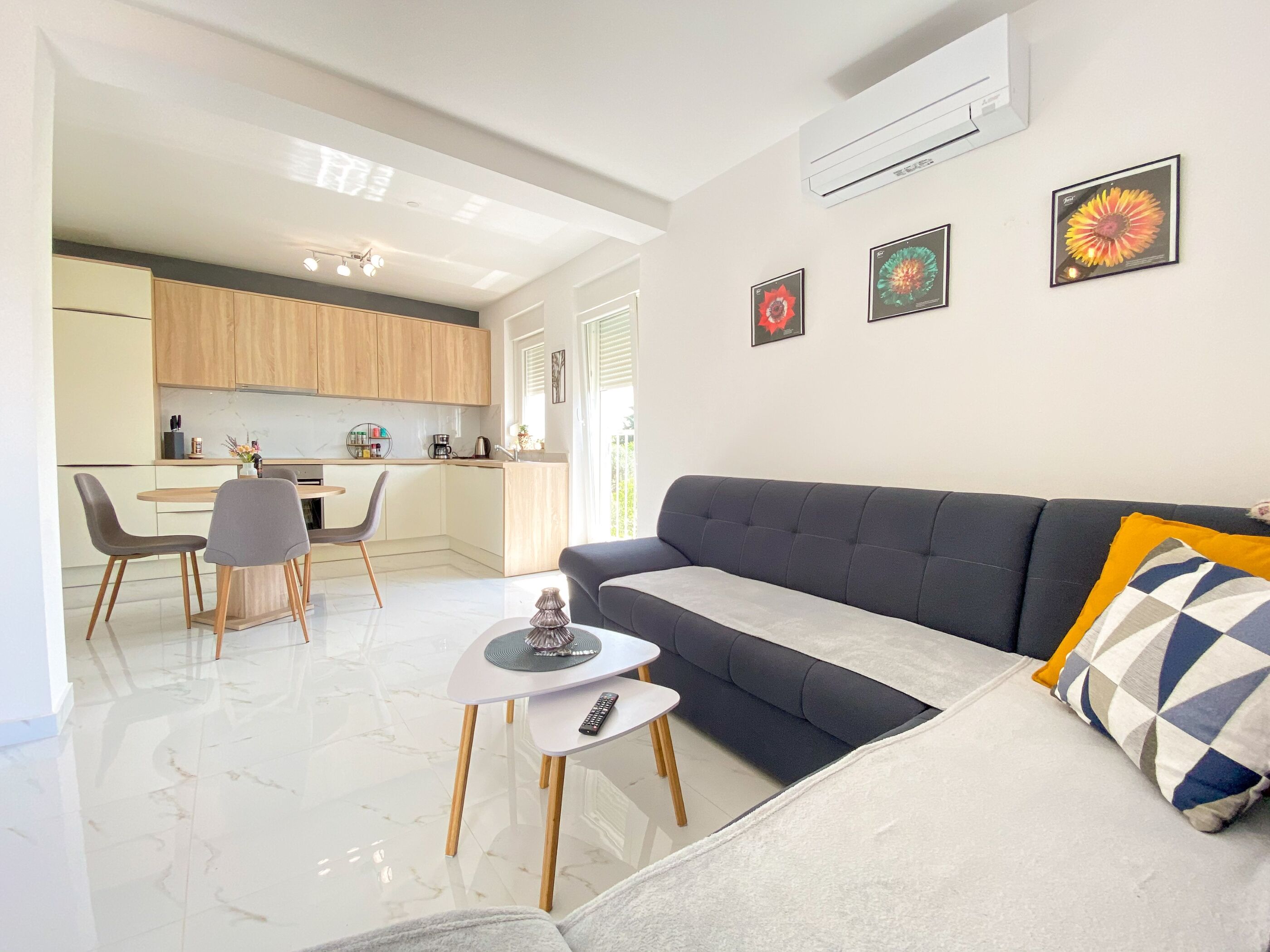 Apartment EMA 79173-A1